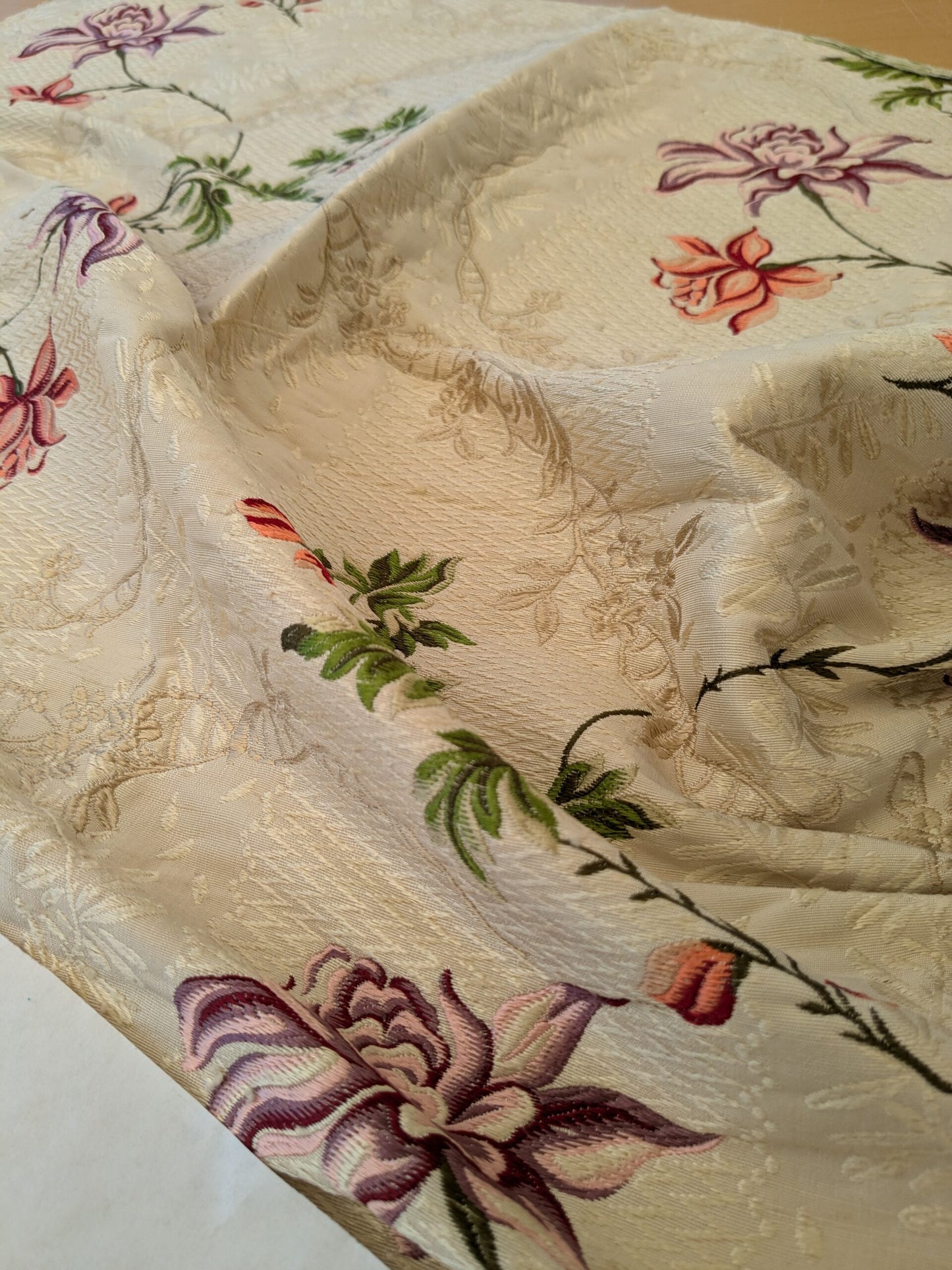 134 EV47 Square Silk Scalamandre Old World Weavers Iliana Heliotrope Floral Purple pink on Beige Botanical Historical MSRP USD 2680/y