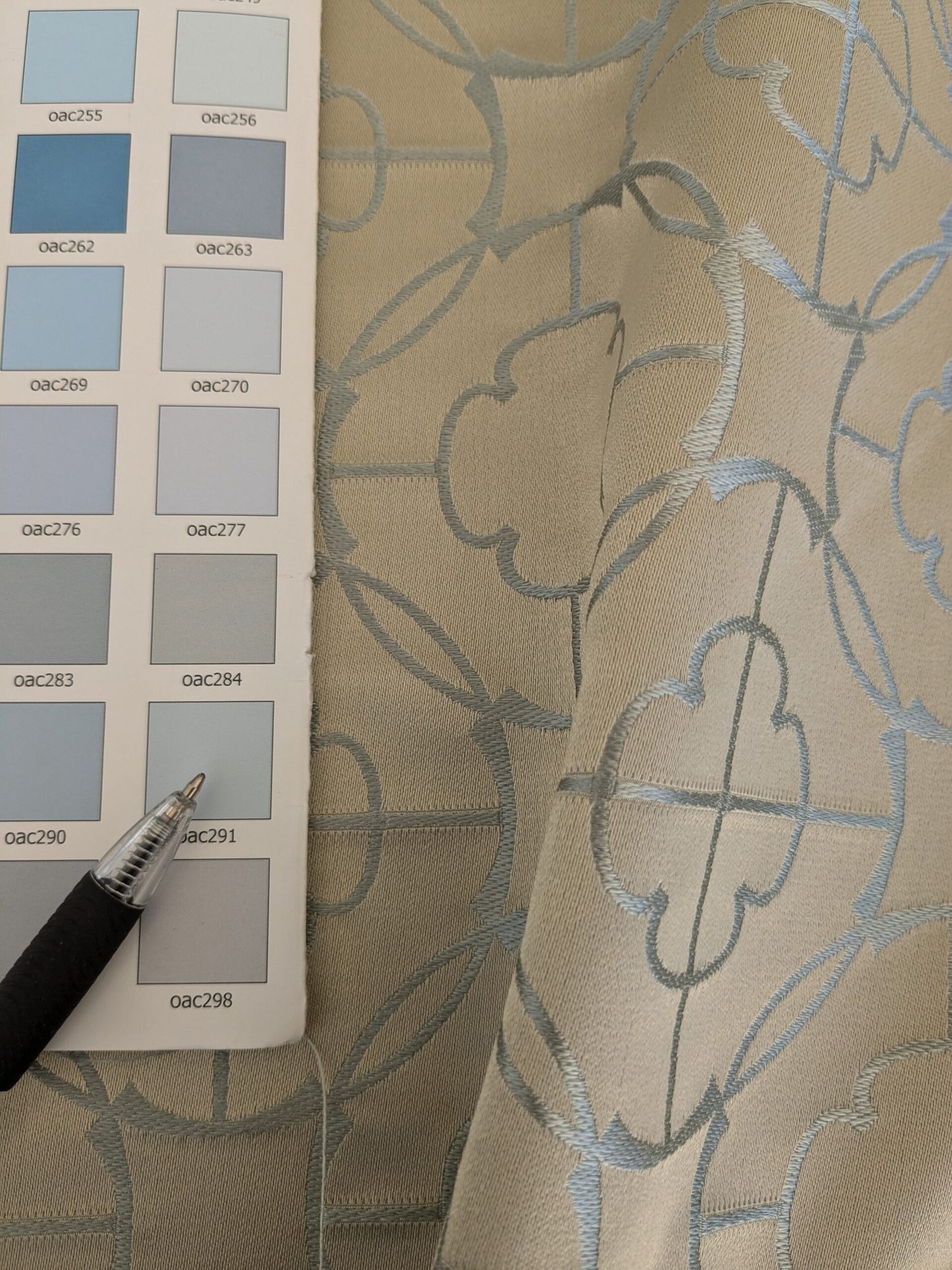 by yard Motif Blue Mist Medallion Asian Lattice From Scalamandre 100% Silk MSRP USD 304/Y