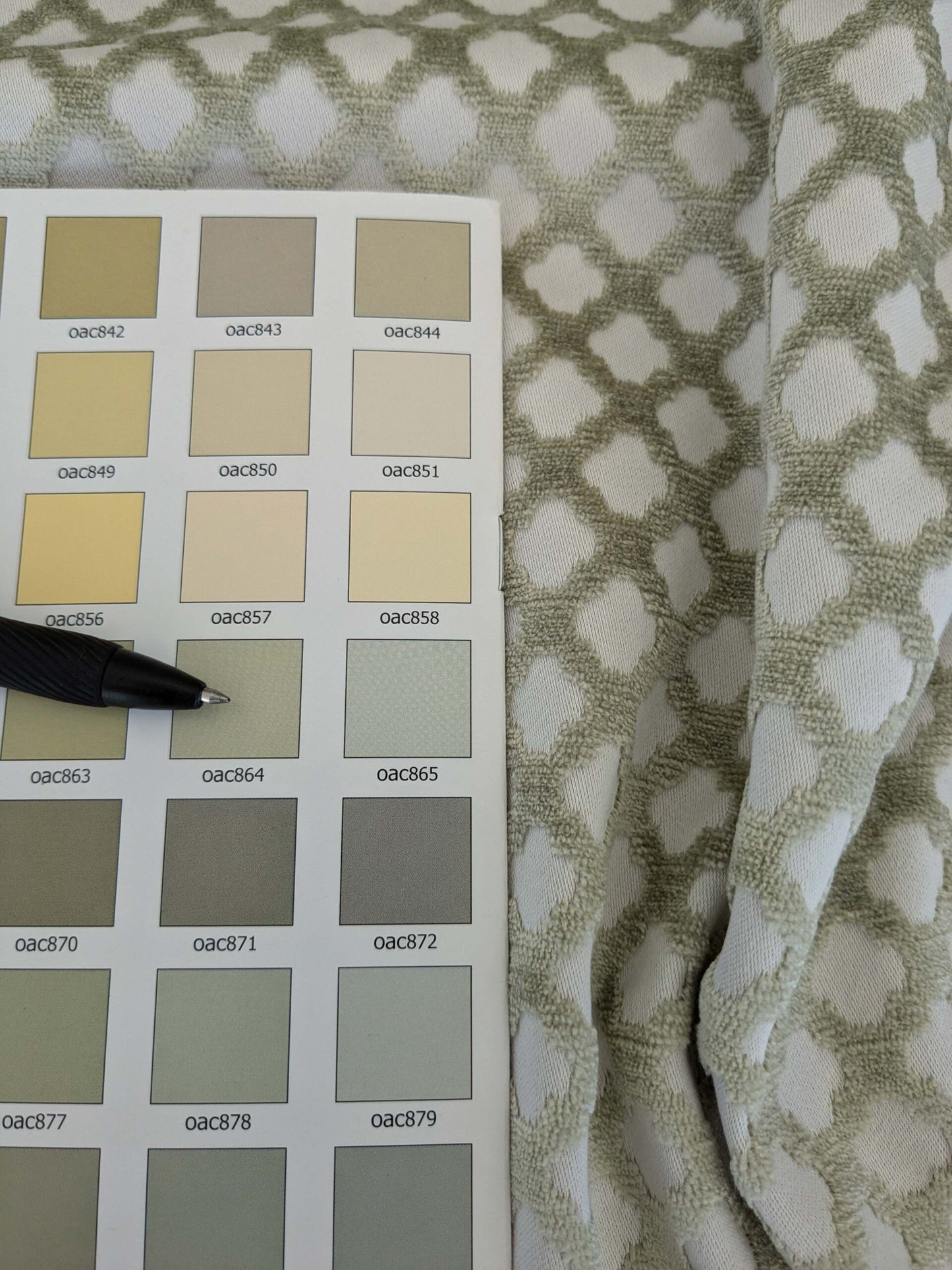 by yard Scalamandre Pomfret Green Tea Silk Cotton Green Beige Diamond Ogee Small Scale MSRP USD816/y