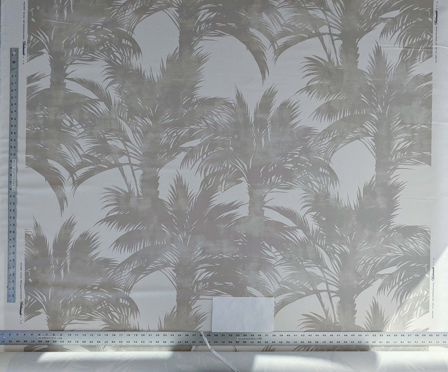 By yard Scalamandre Grey Watkins Palm Print Grey White Huge Leaf Botanical Foliage Tropical Linen Cotton MSRP USD 338/y