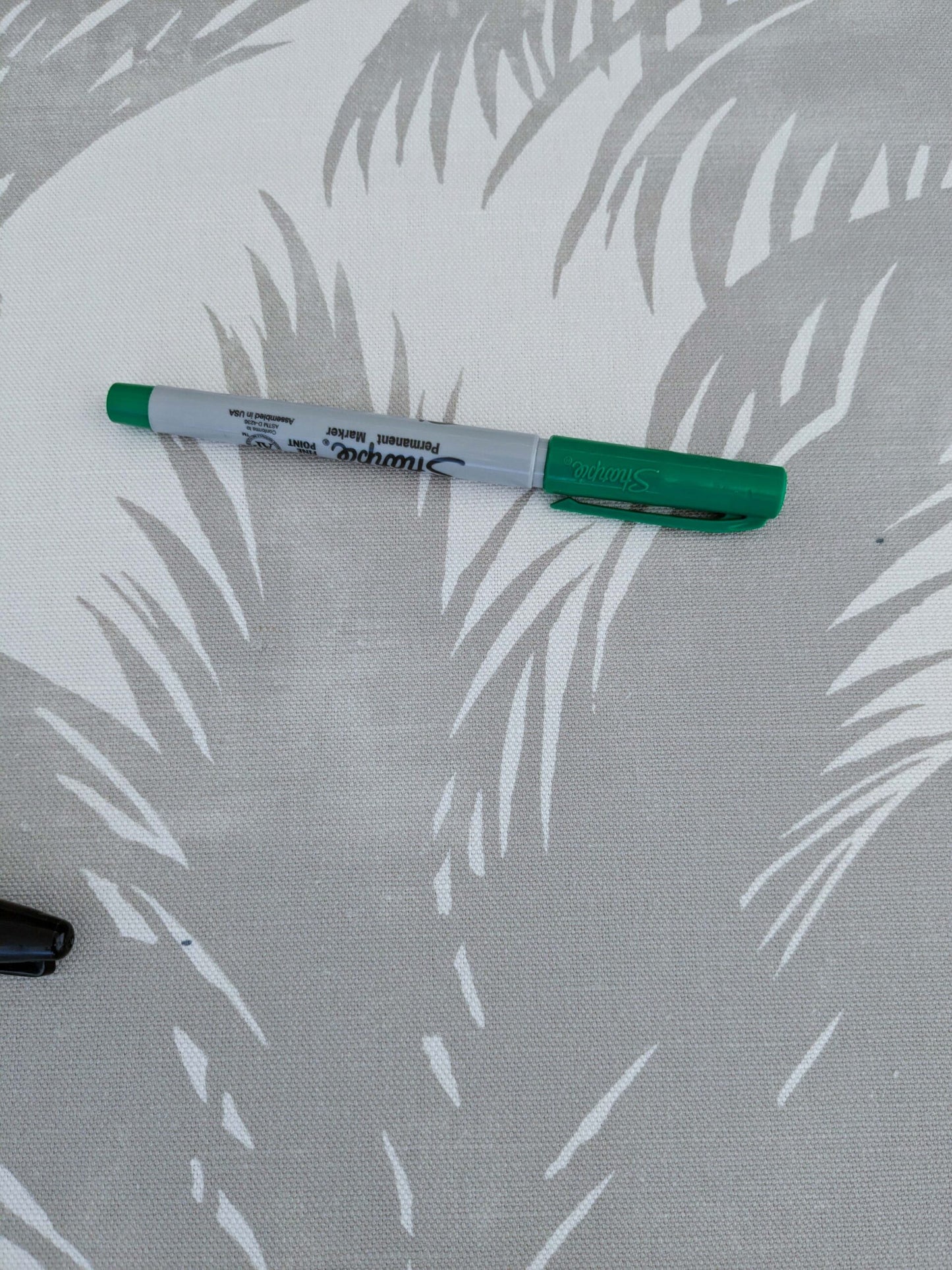 By yard Scalamandre Grey Watkins Palm Print Grey White Huge Leaf Botanical Foliage Tropical Linen Cotton MSRP USD 338/y