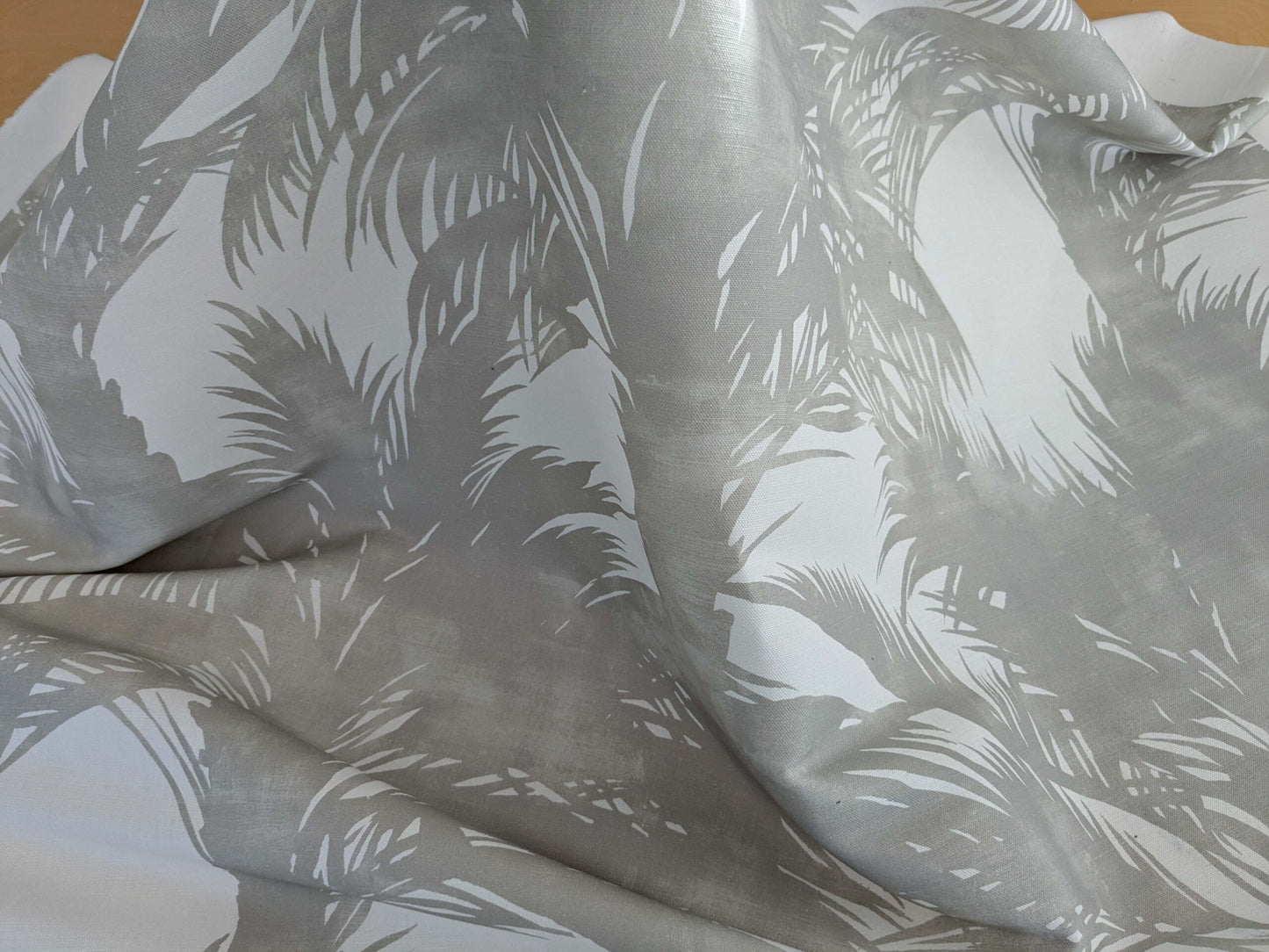 By yard Scalamandre Grey Watkins Palm Print Grey White Huge Leaf Botanical Foliage Tropical Linen Cotton MSRP USD 338/y