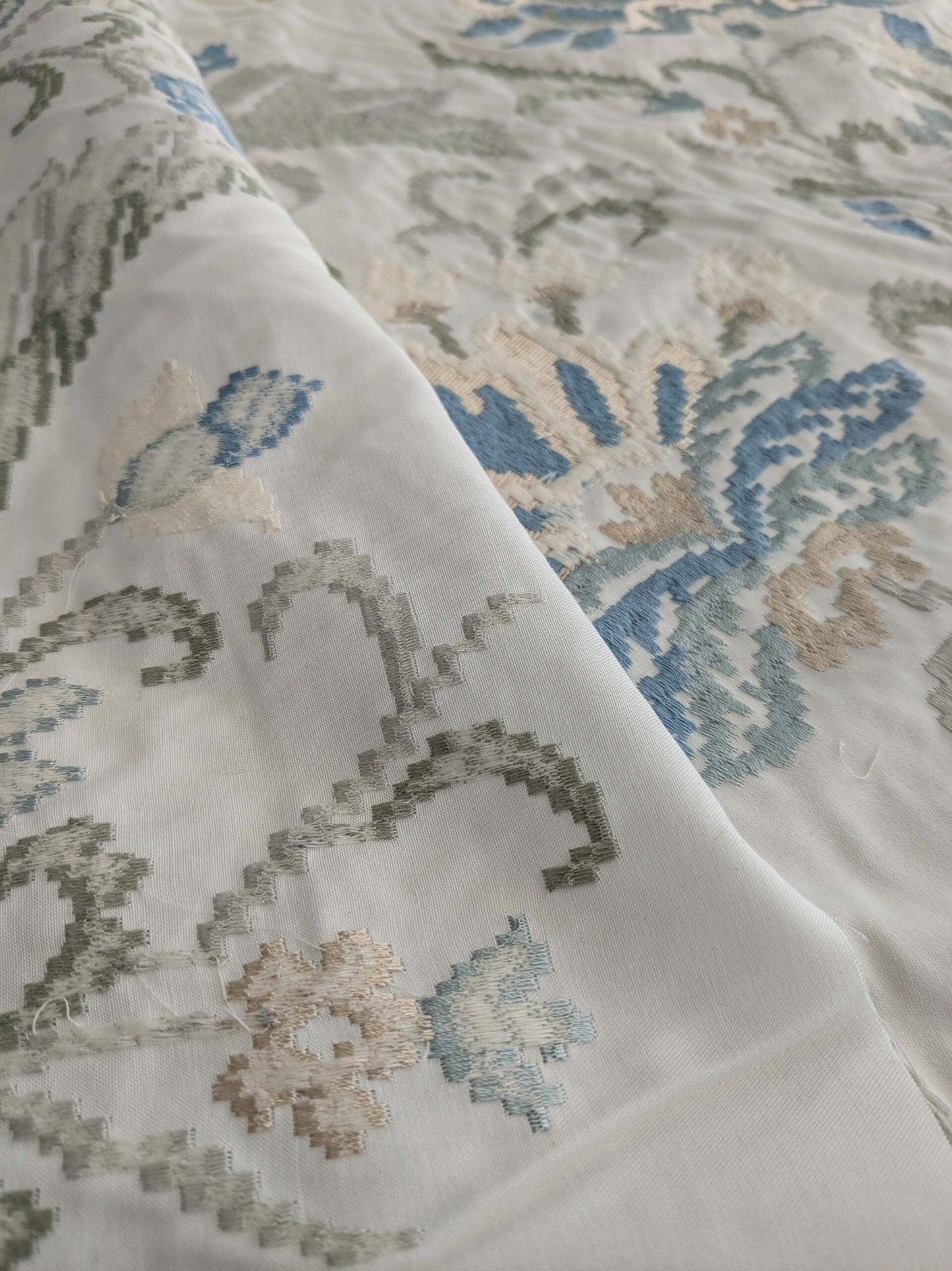 By yard Scalamandre Cream Blue Garden Harmony Embroidered Floral Peony Heavy MSRP USD 300+/Y