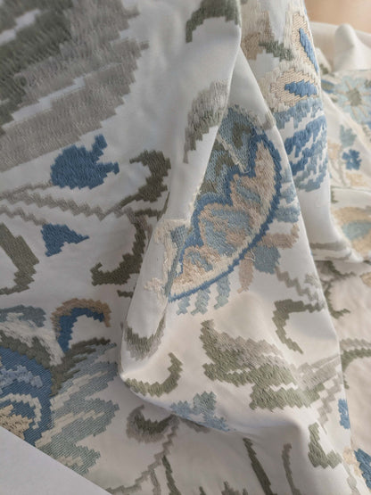 By yard Scalamandre Cream Blue Garden Harmony Embroidered Floral Peony Heavy MSRP USD 300+/Y