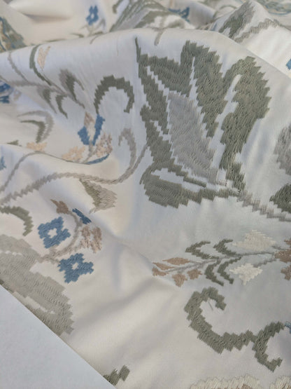 By yard Scalamandre Cream Blue Garden Harmony Embroidered Floral Peony Heavy MSRP USD 300+/Y