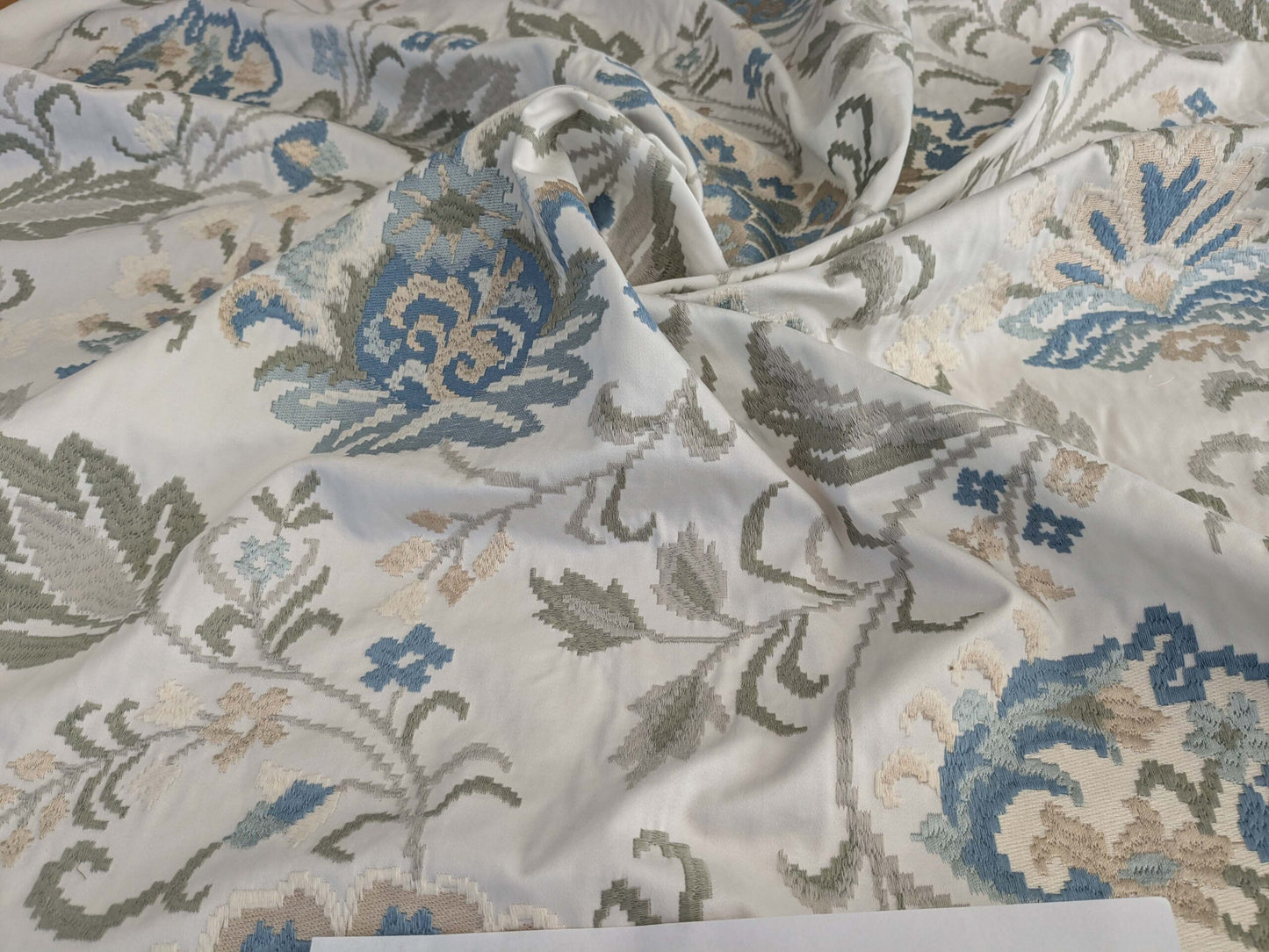 By yard Scalamandre Cream Blue Garden Harmony Embroidered Floral Peony Heavy MSRP USD 300+/Y