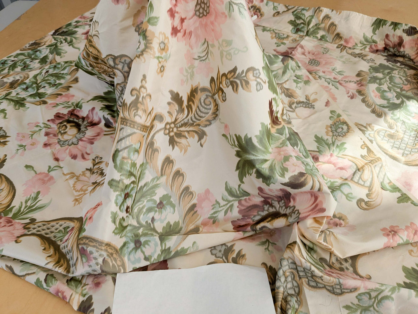 2.4y x 51"w Scalamandre Lelievre Paris Versailles Multi on Creme Warp Silk Floral Print Historic MSRP US 1200+  16-Ev49