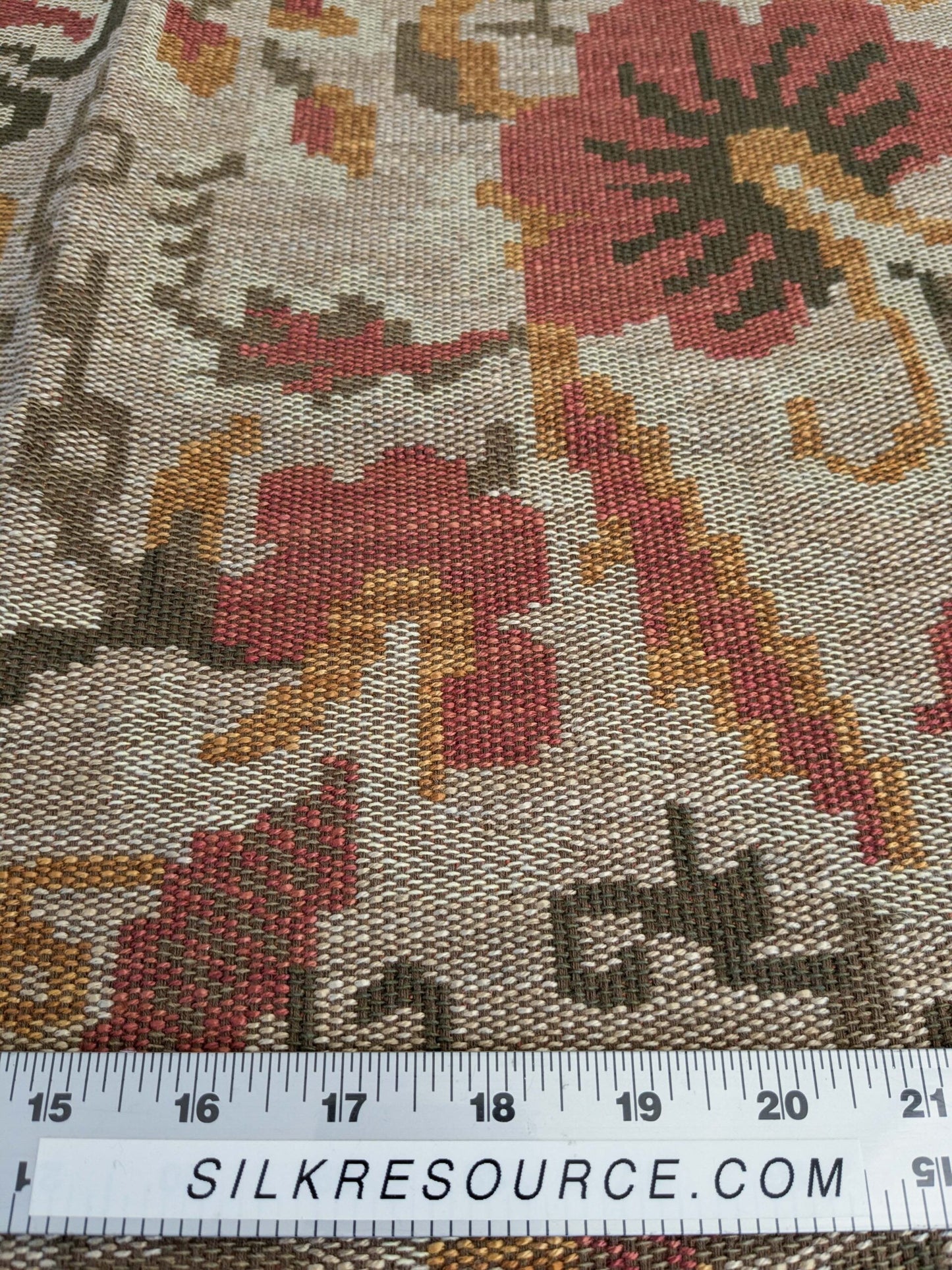 3 EV50 25" x 27" Scalamandre Moldavia Stone Terracotta Gray Red Green Linen Cotton Tapestry MSRP USD 684/yard