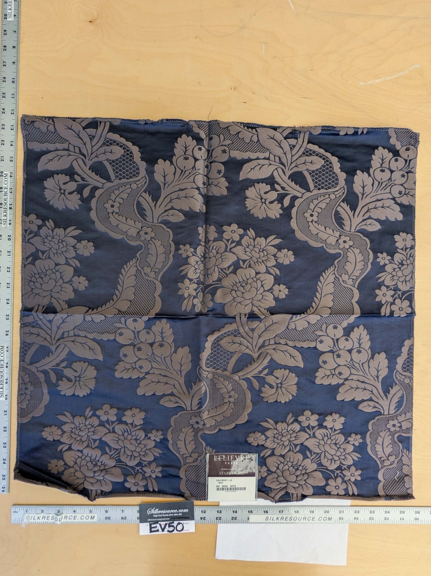 17 EV50 23" x 26"Scalamandre Lelievre Paris Valencay – Le Nuit Silk Damask Blue Floral