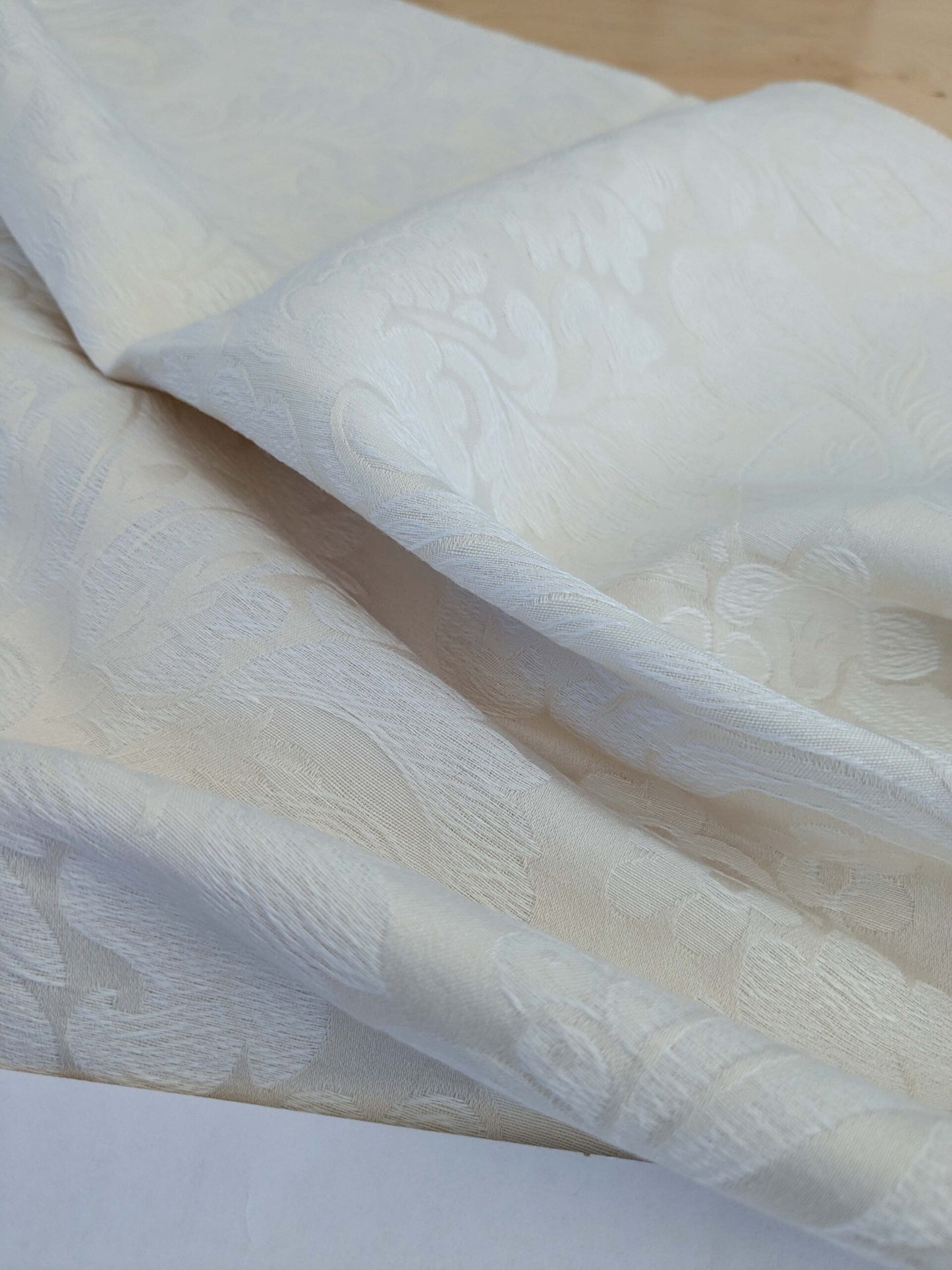 20 EV50 25" x 25" Scalamandre Lelievre Coppelia Blanc White Large Jacquard