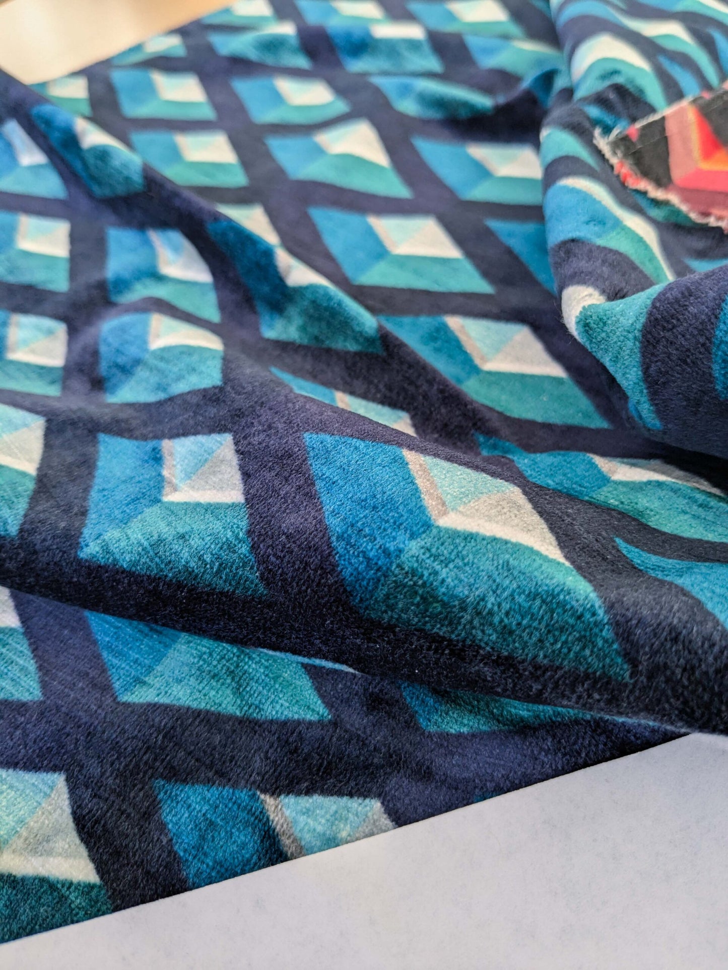 21 EV50 28" x 28" Scalamandre Various ALDECO Stylish Velvet Emerald Reflections Blue Geometric MSRP USD400+