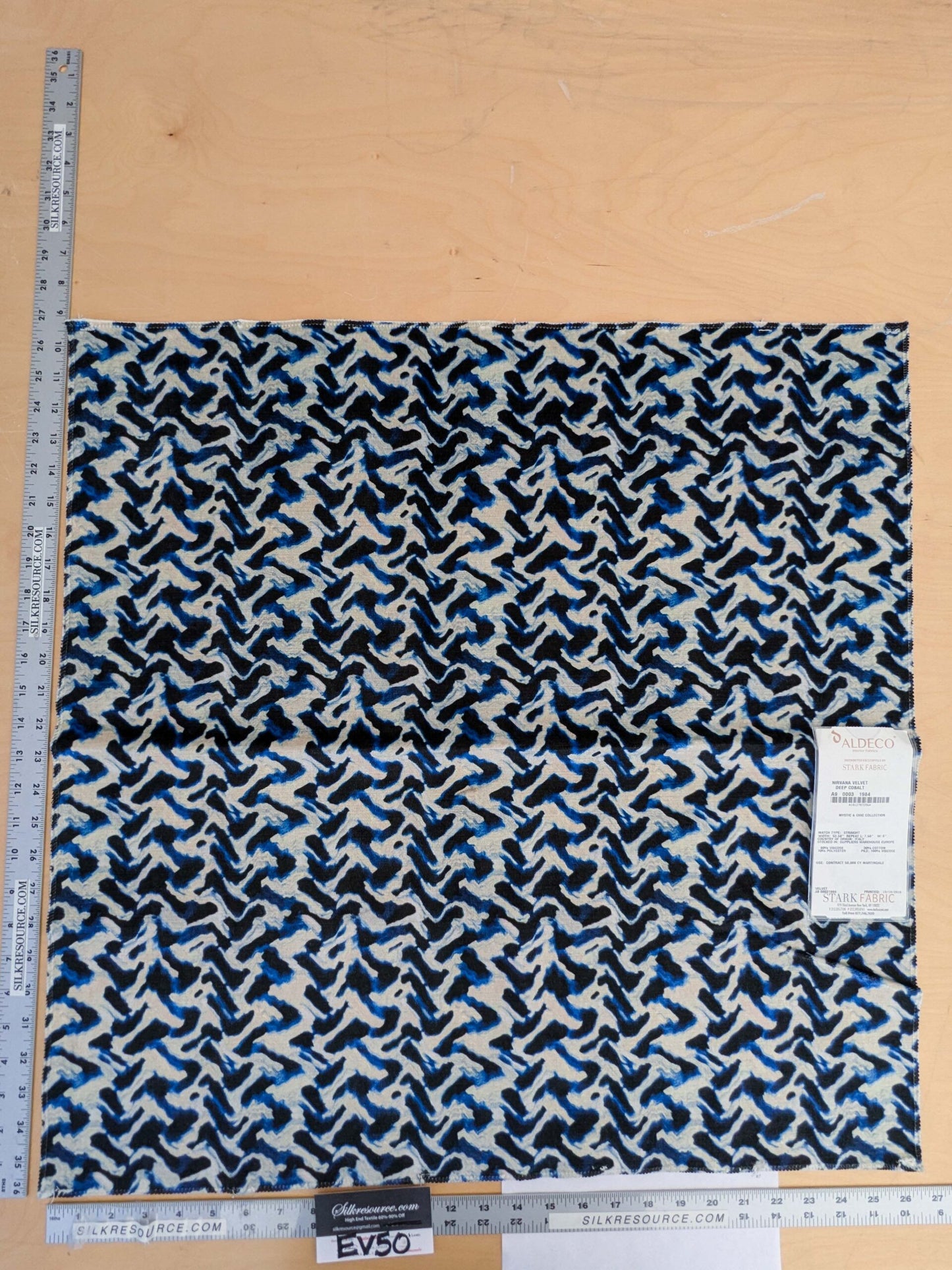 27 EV50 27" x 27" Scalamandre Aldeco Nirvana Velvet Deep Cobalt Blue White Abstract