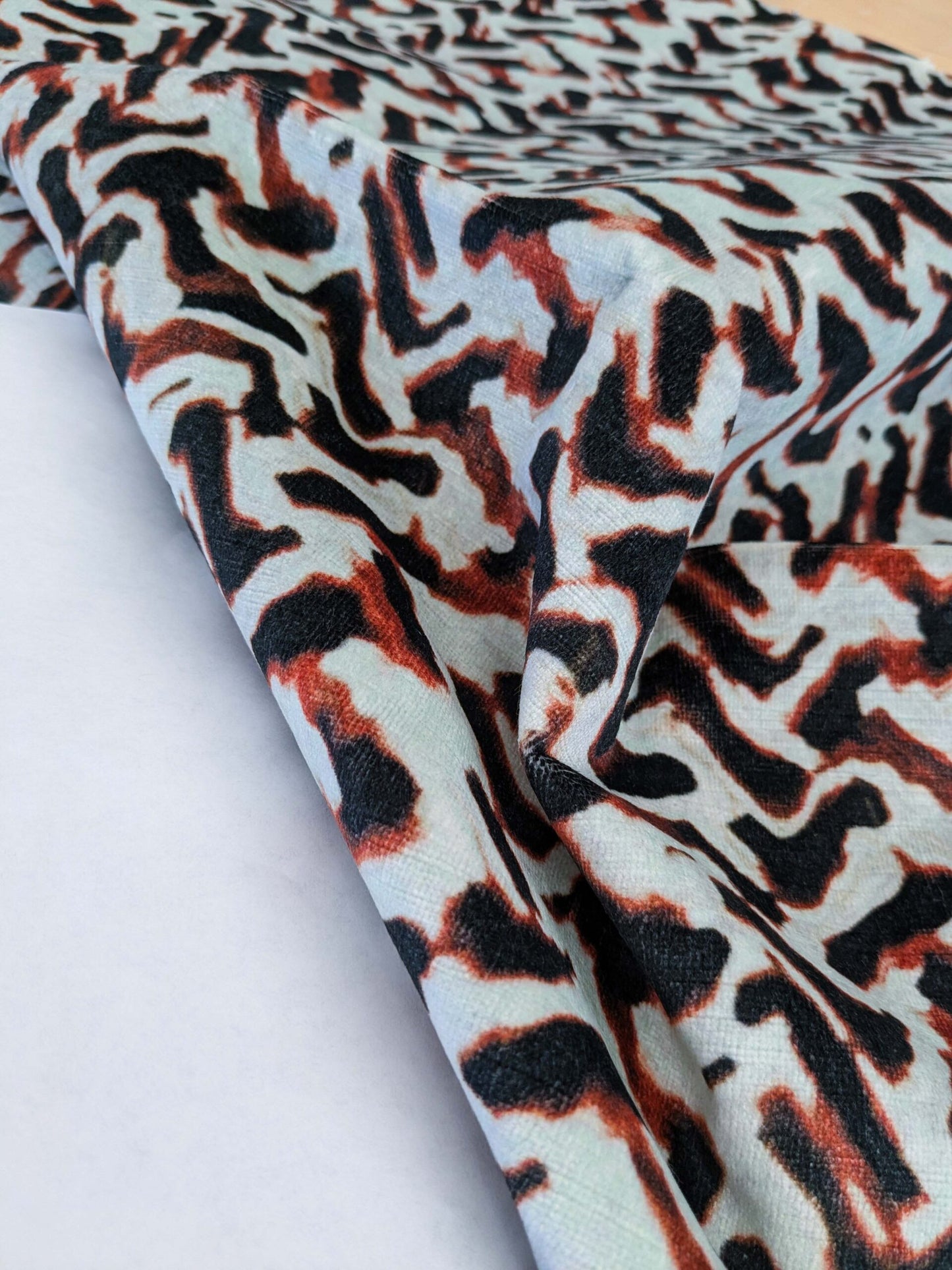 29 EV50 25" x 27" Scalamandre Aldeco Nirvana Velvet Therre Orange Black White Abstract