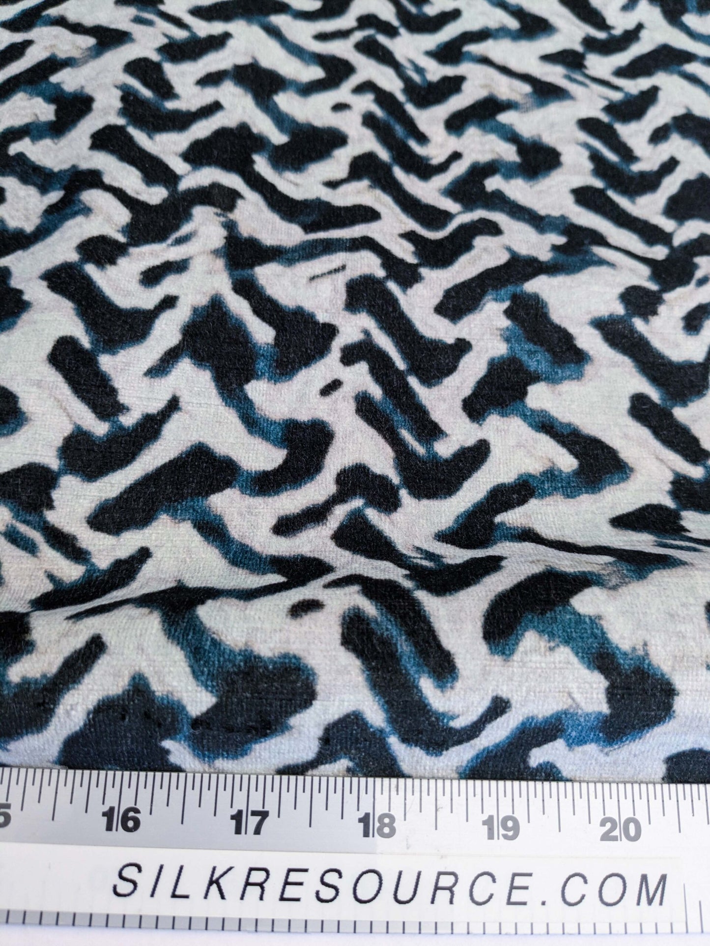 30 EV50 25" x 27" Scalamandre Aldeco Nirvana Velvet Deep Sea Black Blue White Abstract