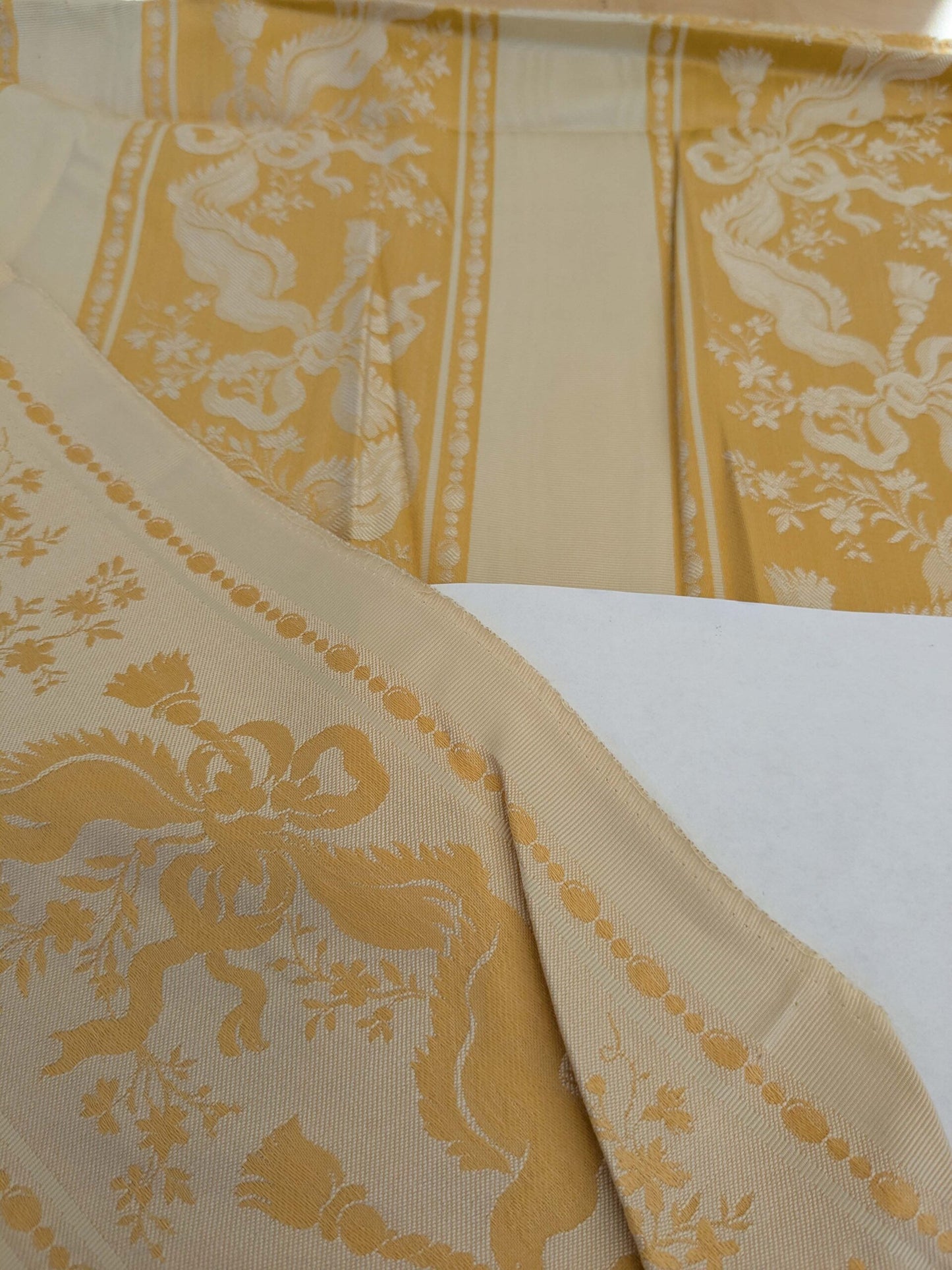 40 EV50 24" x 25" Scalamandre Tassinari &amp; Chatel Les Rubans Or Stripe Yellow White