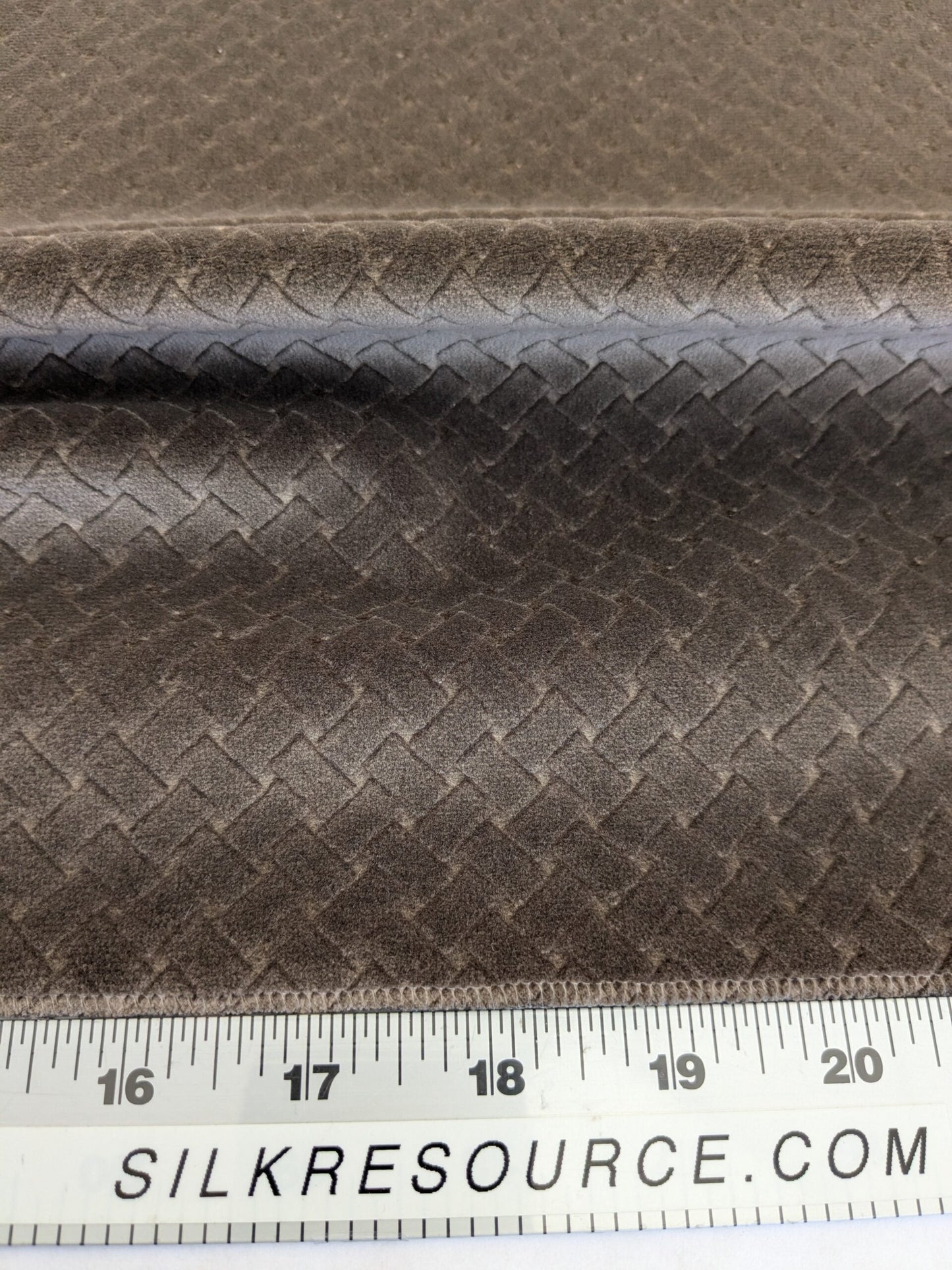 42 EV50 26" x 27" Scalamandre Colony Roma Argo Canestrino Elefante Brown Cotton Velvet Lattice Small Scale MSRP USD380/y