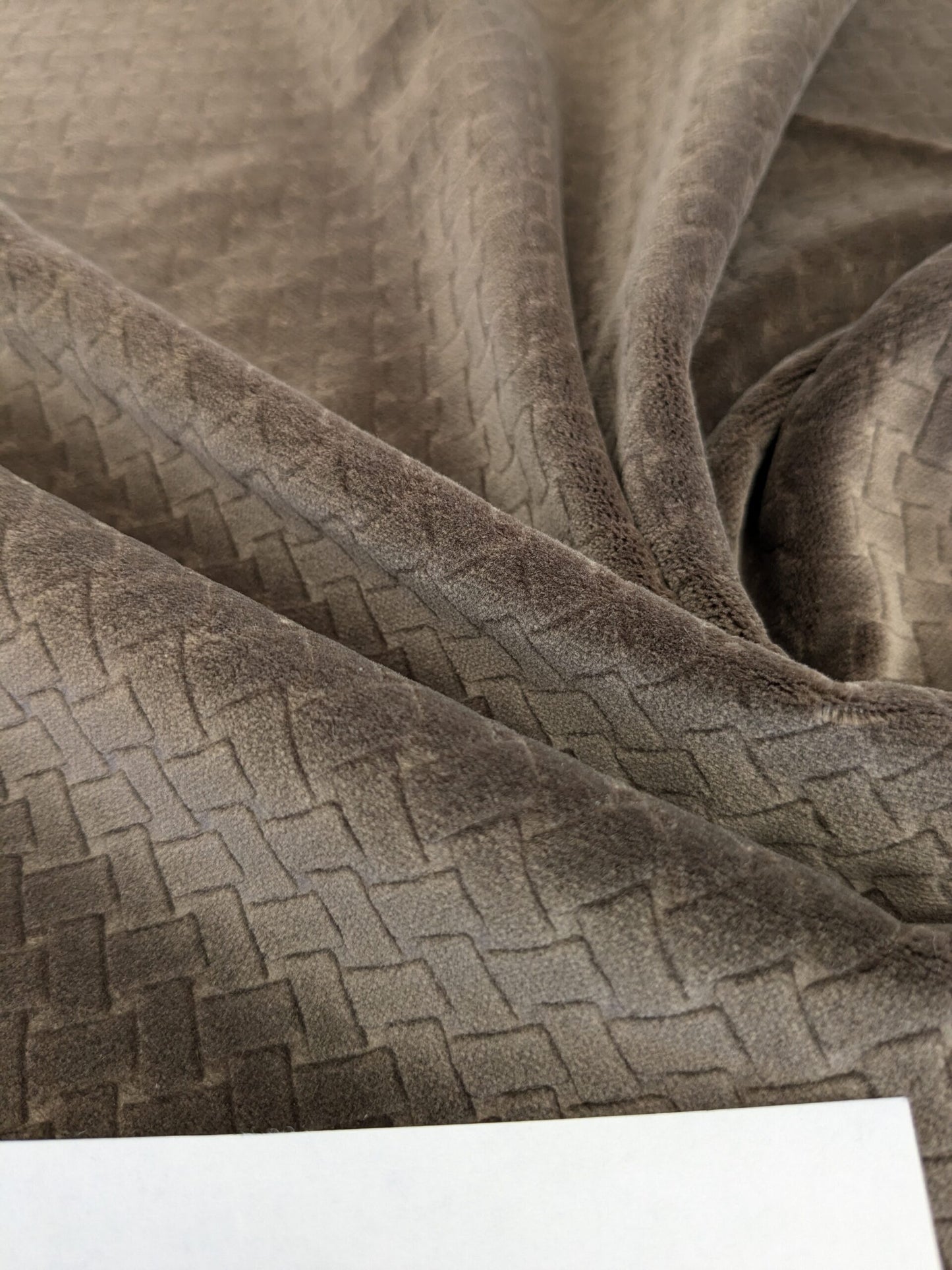 42 EV50 26" x 27" Scalamandre Colony Roma Argo Canestrino Elefante Brown Cotton Velvet Lattice Small Scale MSRP USD380/y