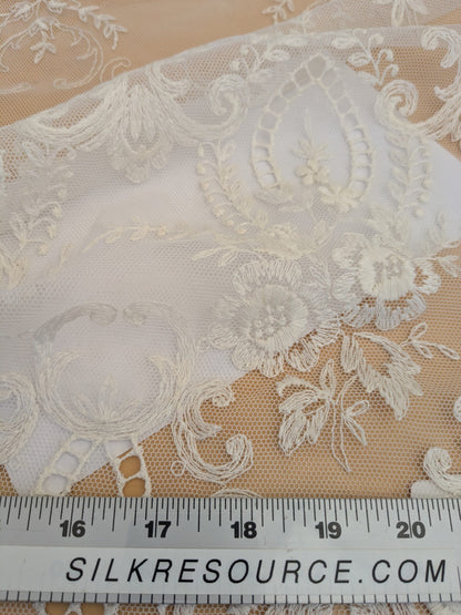 44 EV50 26" x 27" Scalamandre Old World Weavers Charolais Sheer Ecru Matte Embroidery Polyester White