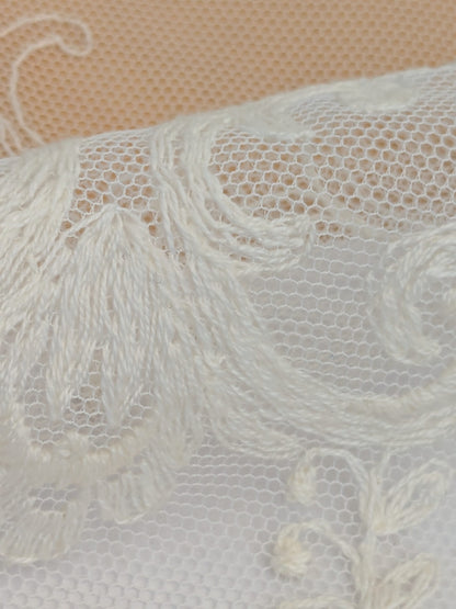 44 EV50 26" x 27" Scalamandre Old World Weavers Charolais Sheer Ecru Matte Embroidery Polyester White