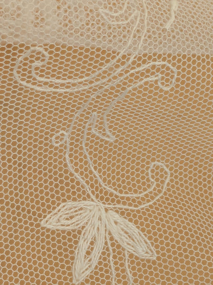 44 EV50 26" x 27" Scalamandre Old World Weavers Charolais Sheer Ecru Matte Embroidery Polyester White