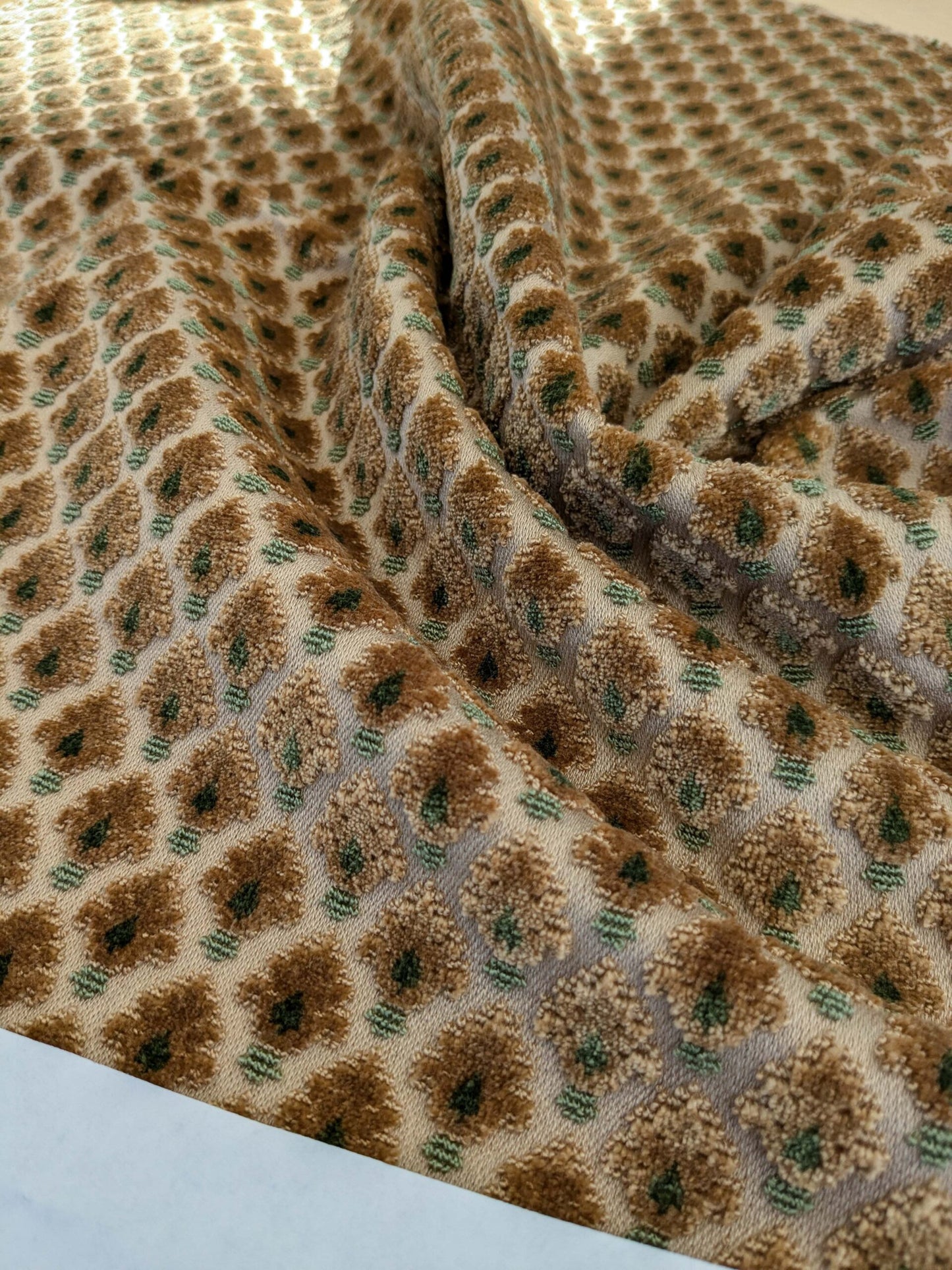 45 EV50 26" x 27" Scalamandre  Old World Weavers Verrier Wheat Gold Black Diamond Ogee MSRP USD 668/y