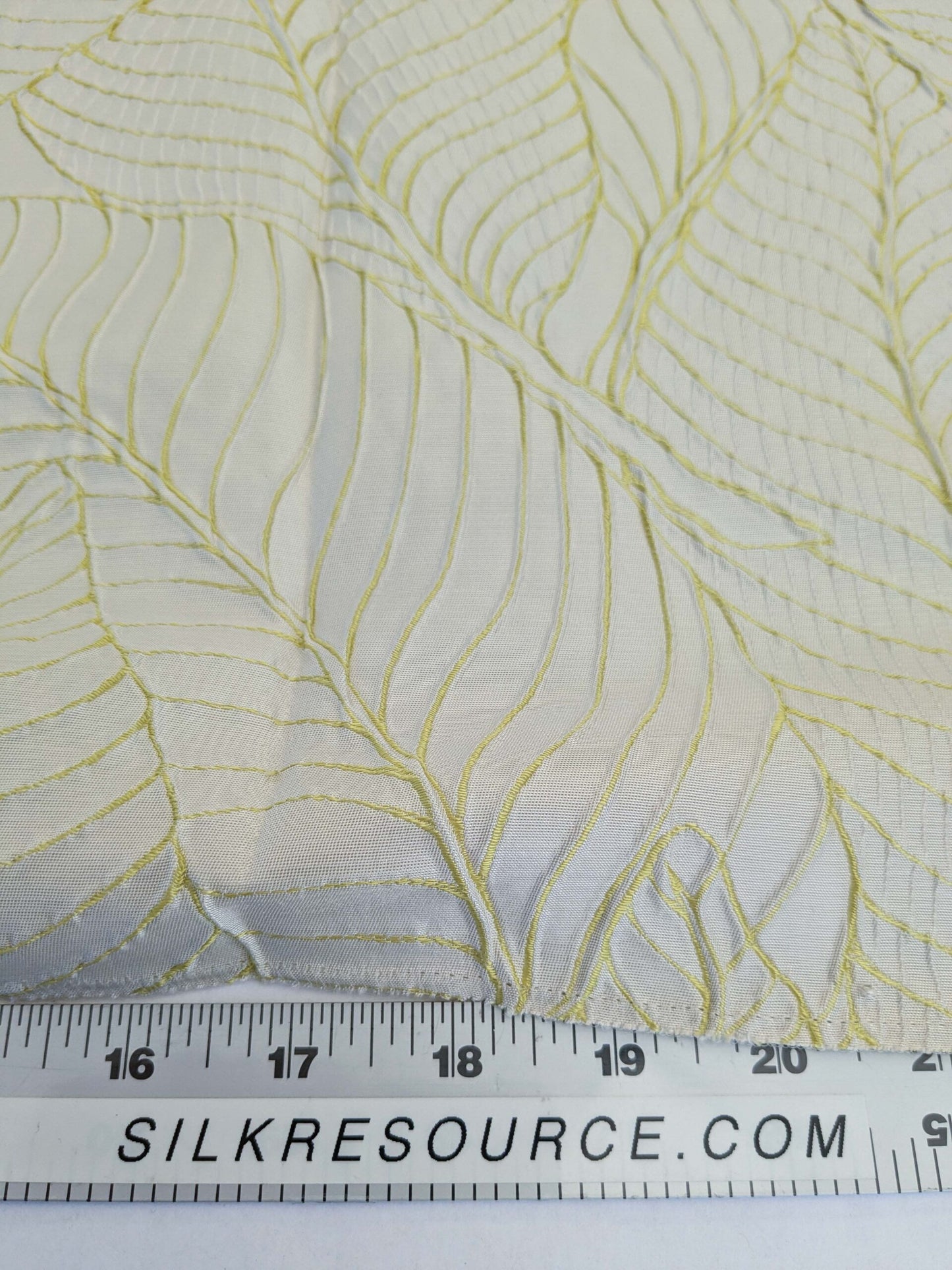 56 EV50 26" x 25" Scalamandre Silk Square Sagamore Hill Pear Green Botanical Foliage MSRP USD 492/Y