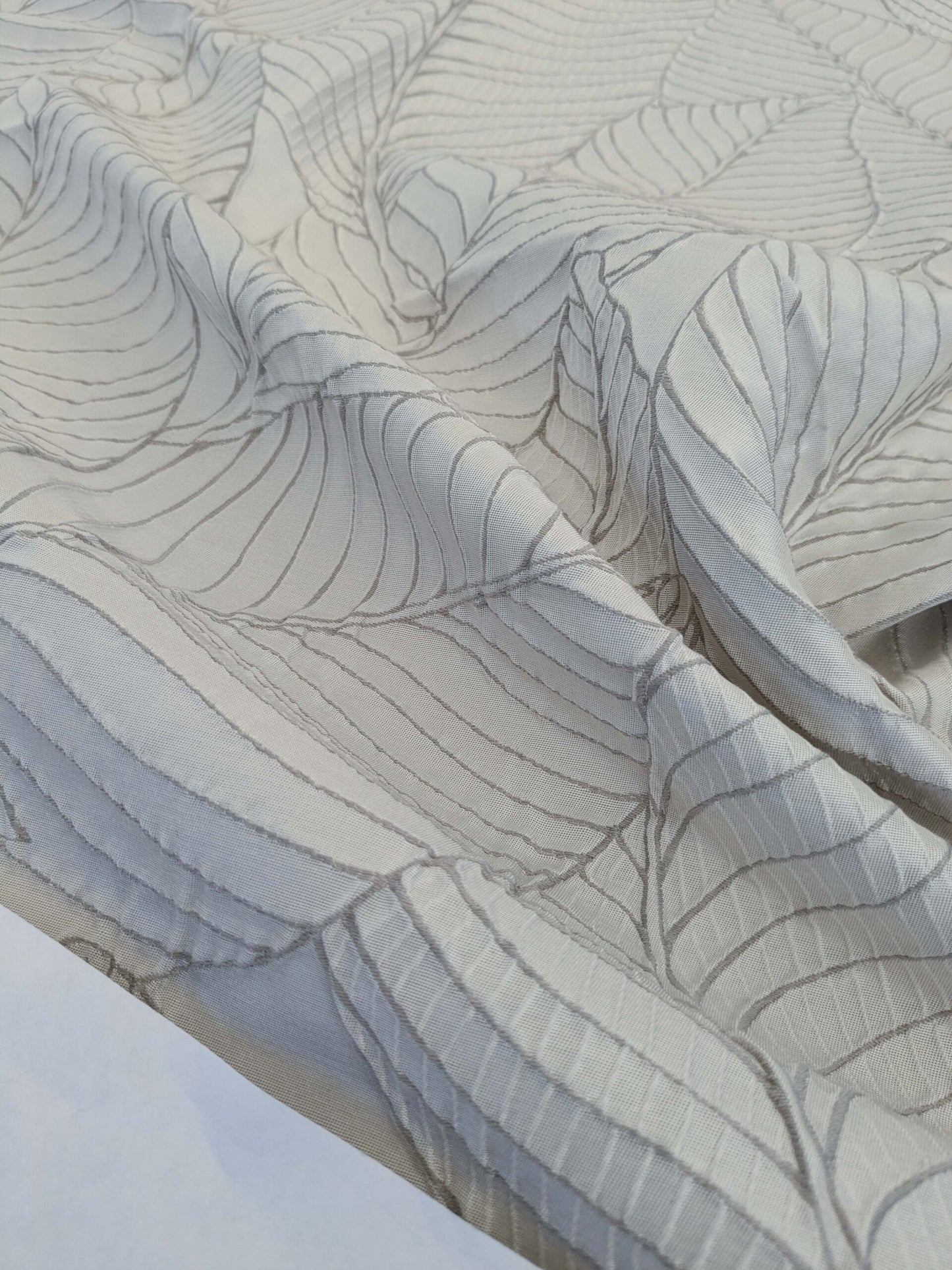 57 EV50 26" x 25" Scalamandre Silk Square Sagamore Hill Platinum Gray Botanical Foliage MSRP USD 492/Y