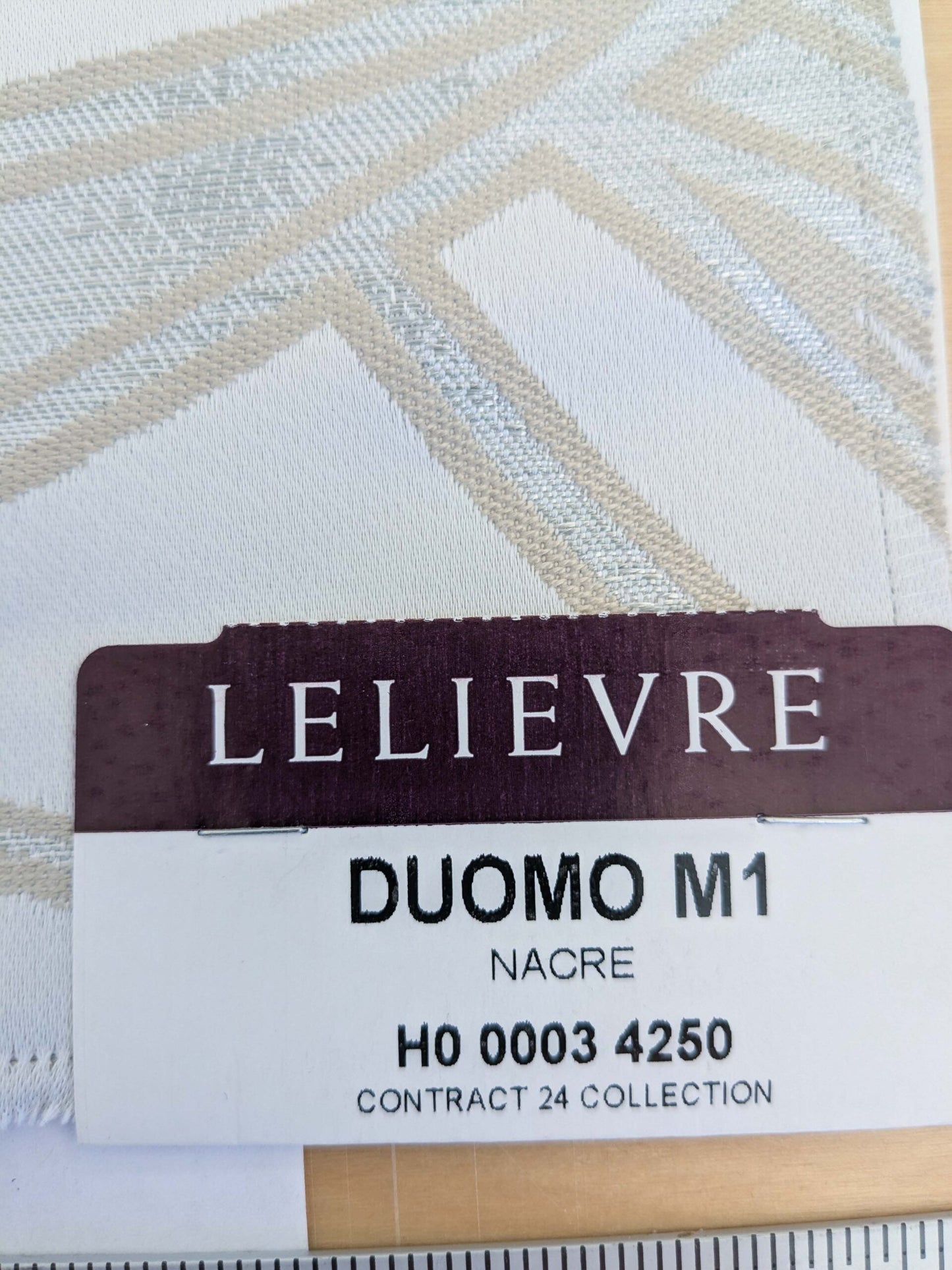 59 EV50 25" x 24" Scalamandre Lelievre Paris Duomo M1 Nacre White Jacquard Abstract Polyester MSRP USD554/y