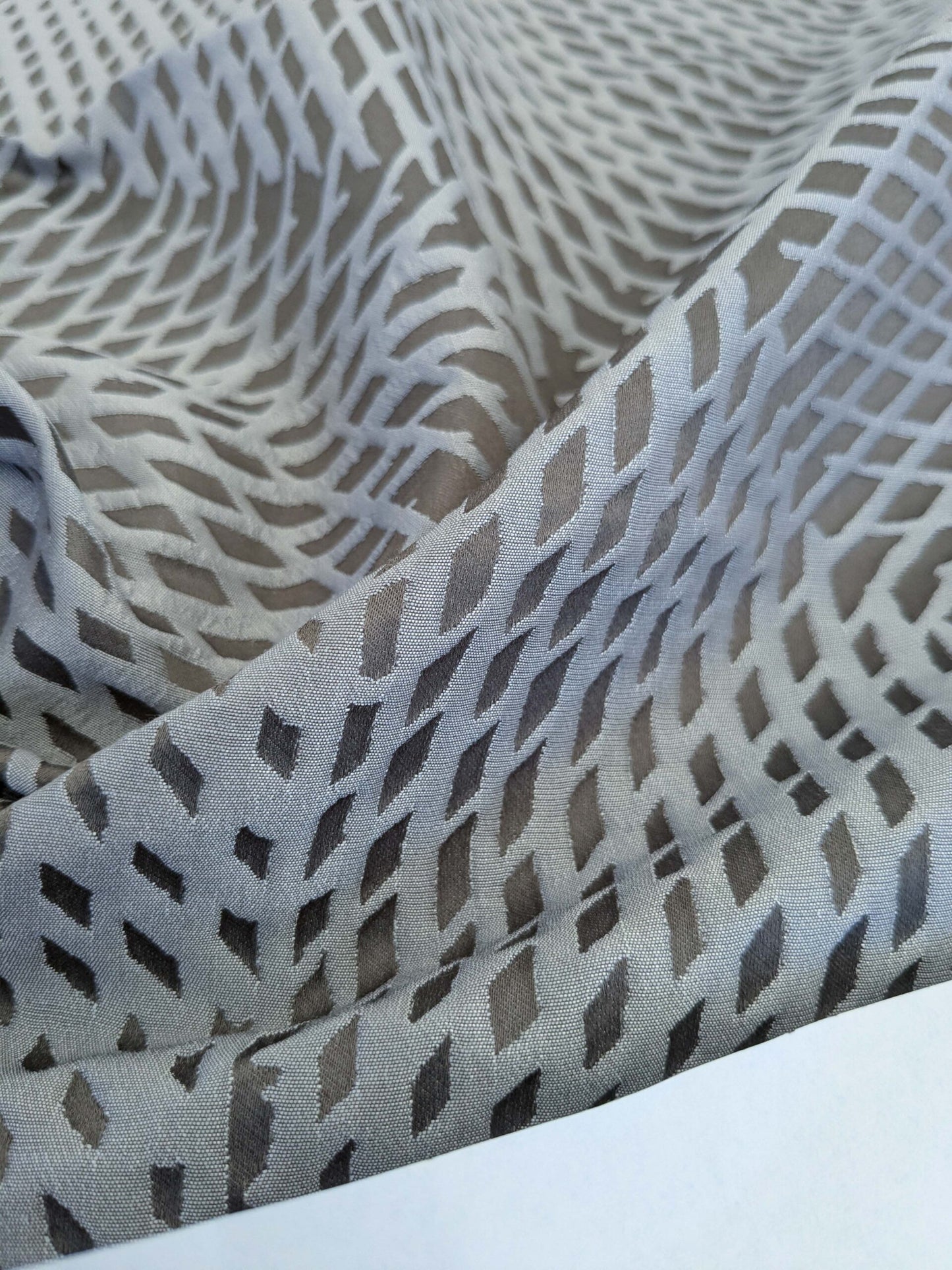 63 EV50 24" x 27" Scalamandre Lelievre Paris Baccara M1 Graphite Polyester Gray Diamond Small Scale