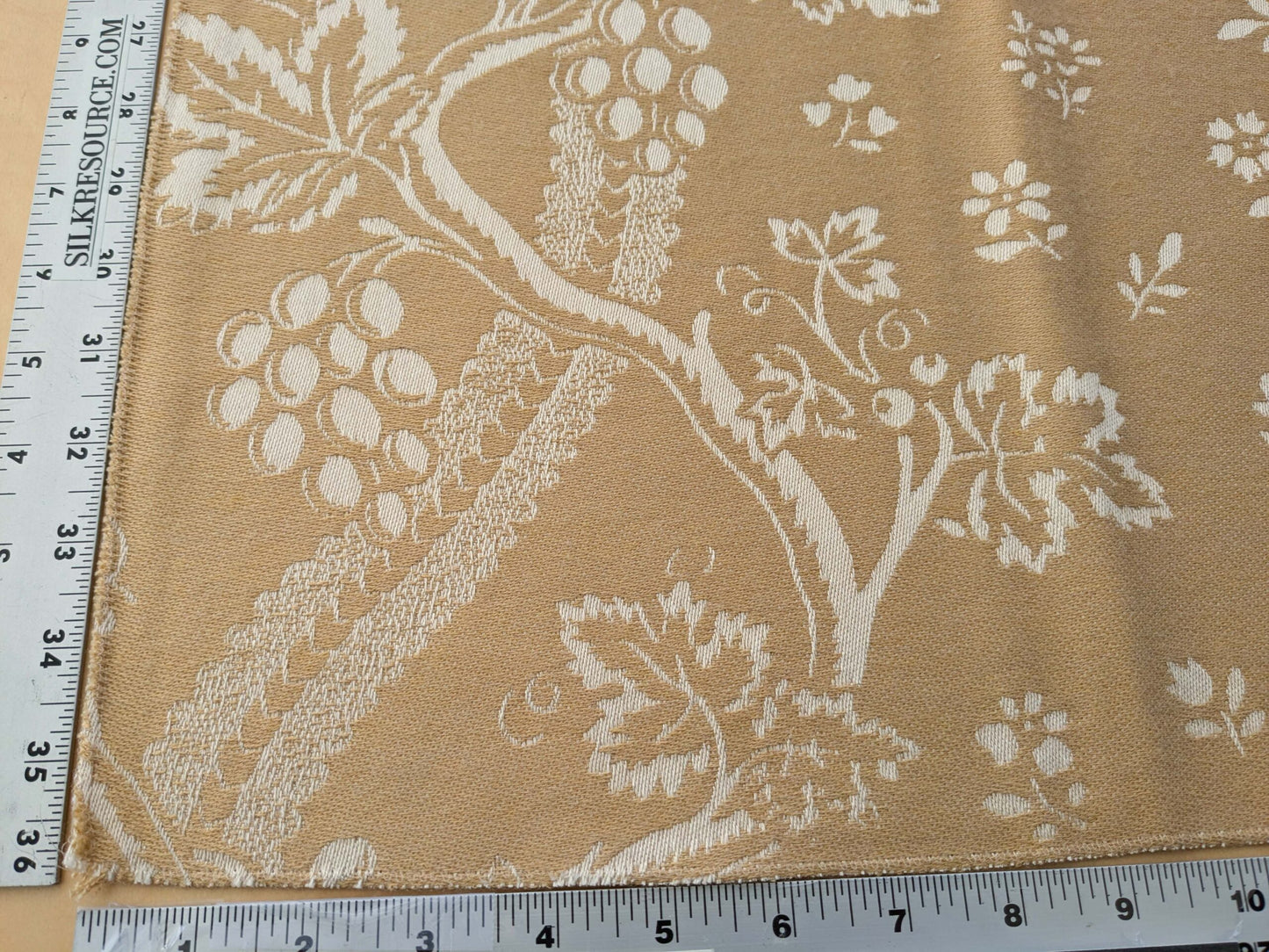 67 EV50 26" x 27" Scalamandre Old World Weavers Sonoma Oak Sunbrella Outdoor Yellow Botanical Foliage Scroll MSRP USD224/y