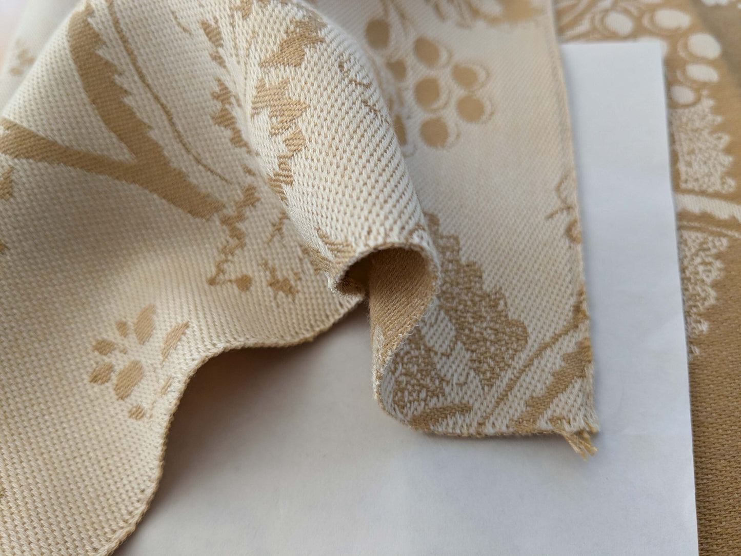 67 EV50 26" x 27" Scalamandre Old World Weavers Sonoma Oak Sunbrella Outdoor Yellow Botanical Foliage Scroll MSRP USD224/y