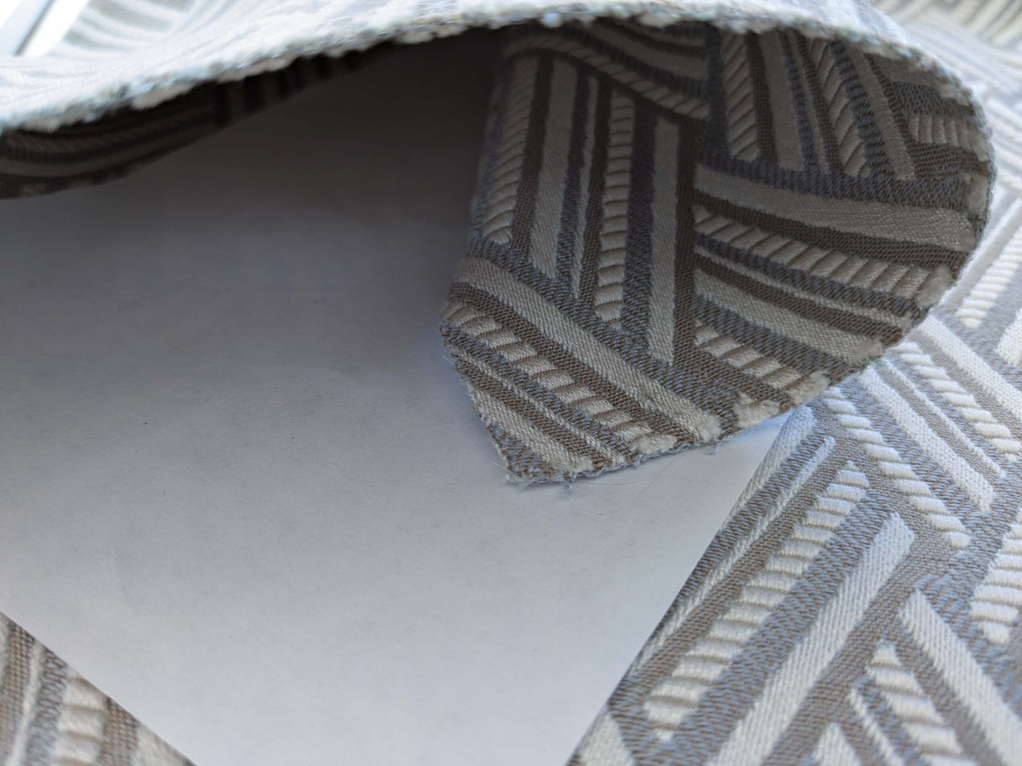 70 EV50 23" x 26"Scalamandre Lelievre Paris Vacoa Brume Gray White Diamond Ogee Viscose MSRP USD354/y