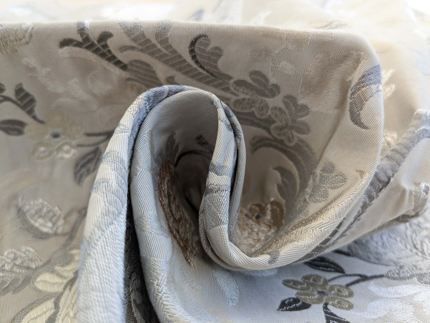 72 EV50 27" x 26"Scalamandre Square Old World Weavers Allegra Lampas Iii Silver Patina MSRP USD 600+/yard