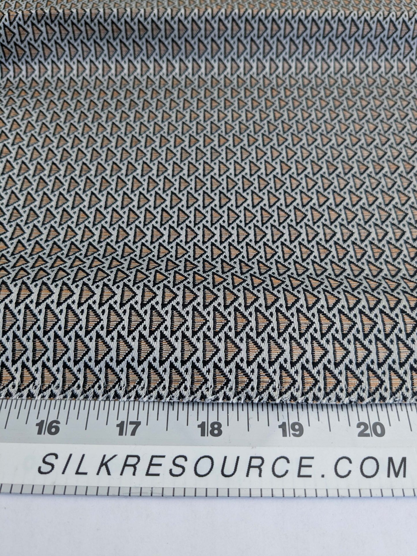 115 EV50 25" x 26" Square Scalamandre Diamant M1 Graphite Gray Small Scale Texture