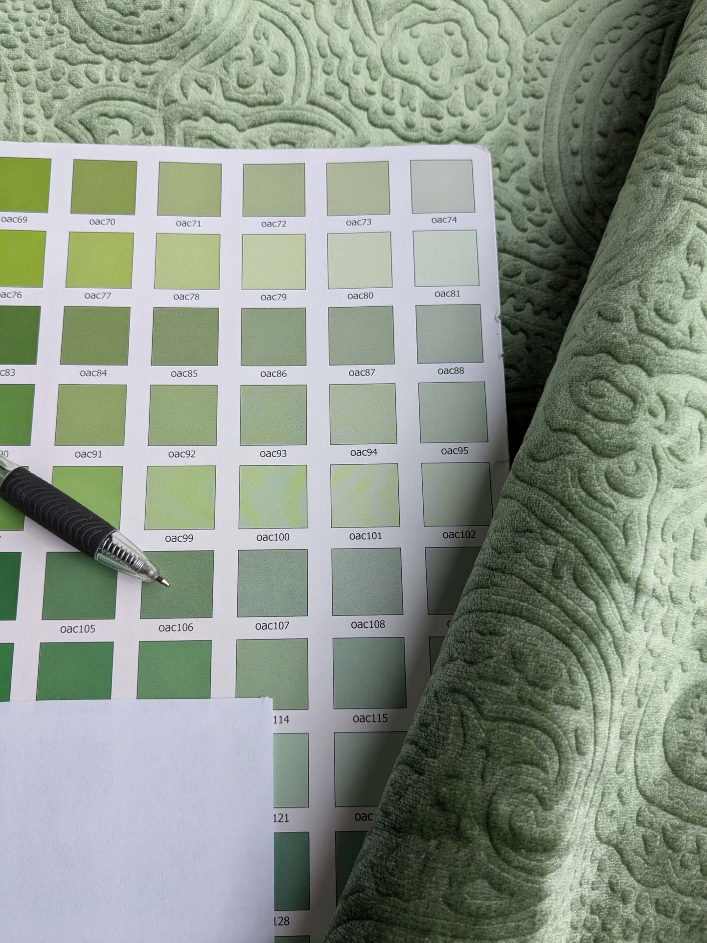 Istanbul Paisley 100% Silk Cut Velvet Gentle Spring Green MSRP USD 1000+/yard