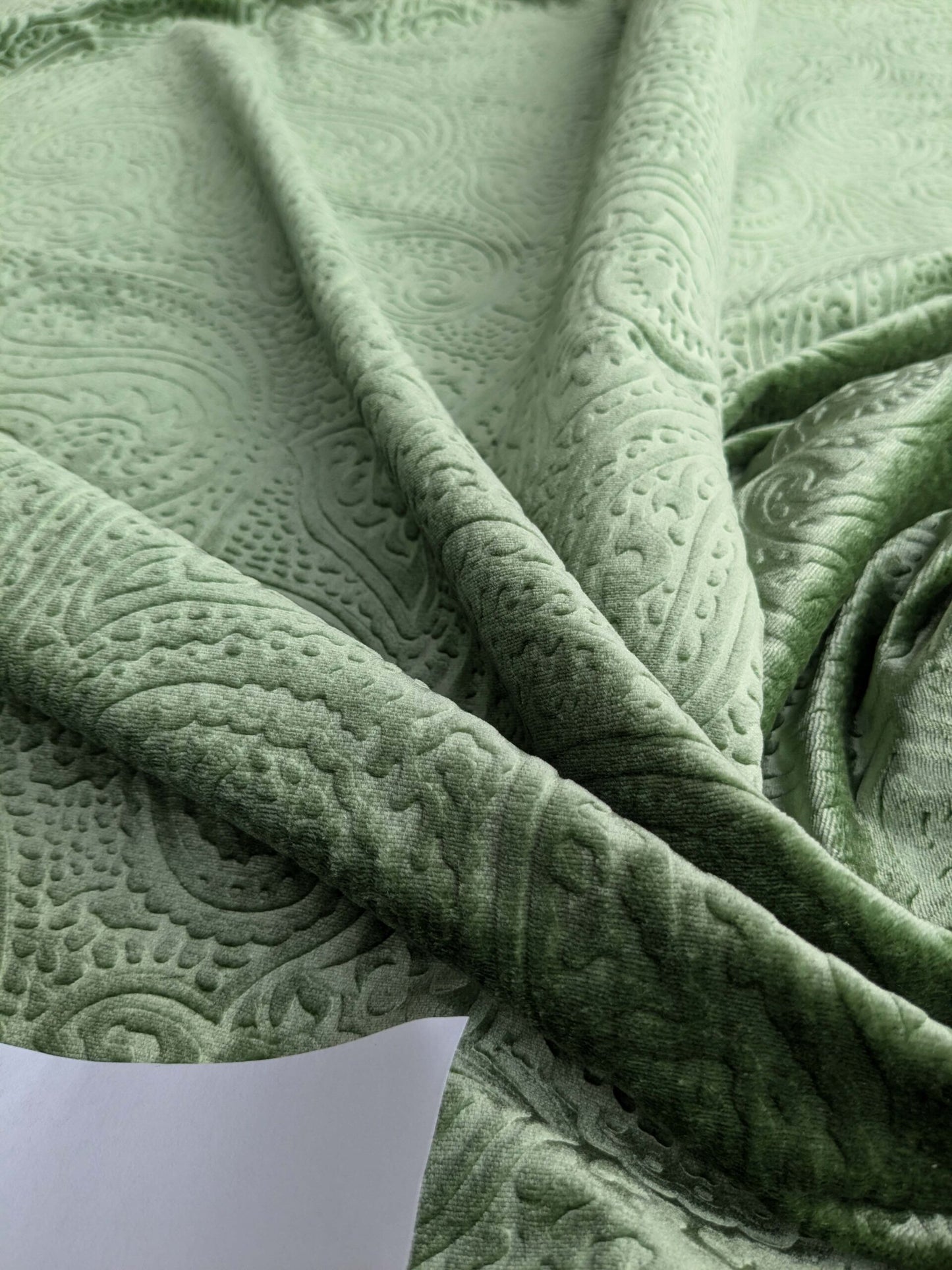 Istanbul Paisley 100% Silk Cut Velvet Gentle Spring Green MSRP USD 1000+/yard