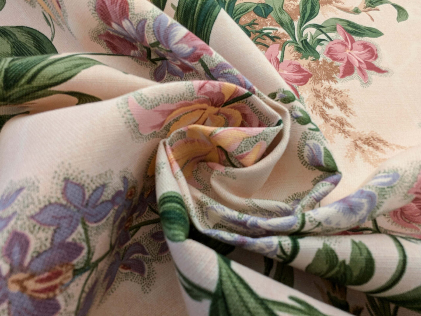 By yard Scalamandre Marlyn Park Fh Multi/peach Linen MSRP USD 188/Y