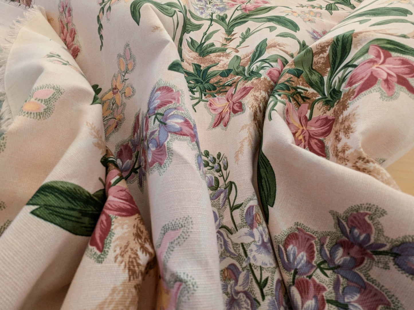 By yard Scalamandre Marlyn Park Fh Multi/peach Linen MSRP USD 188/Y