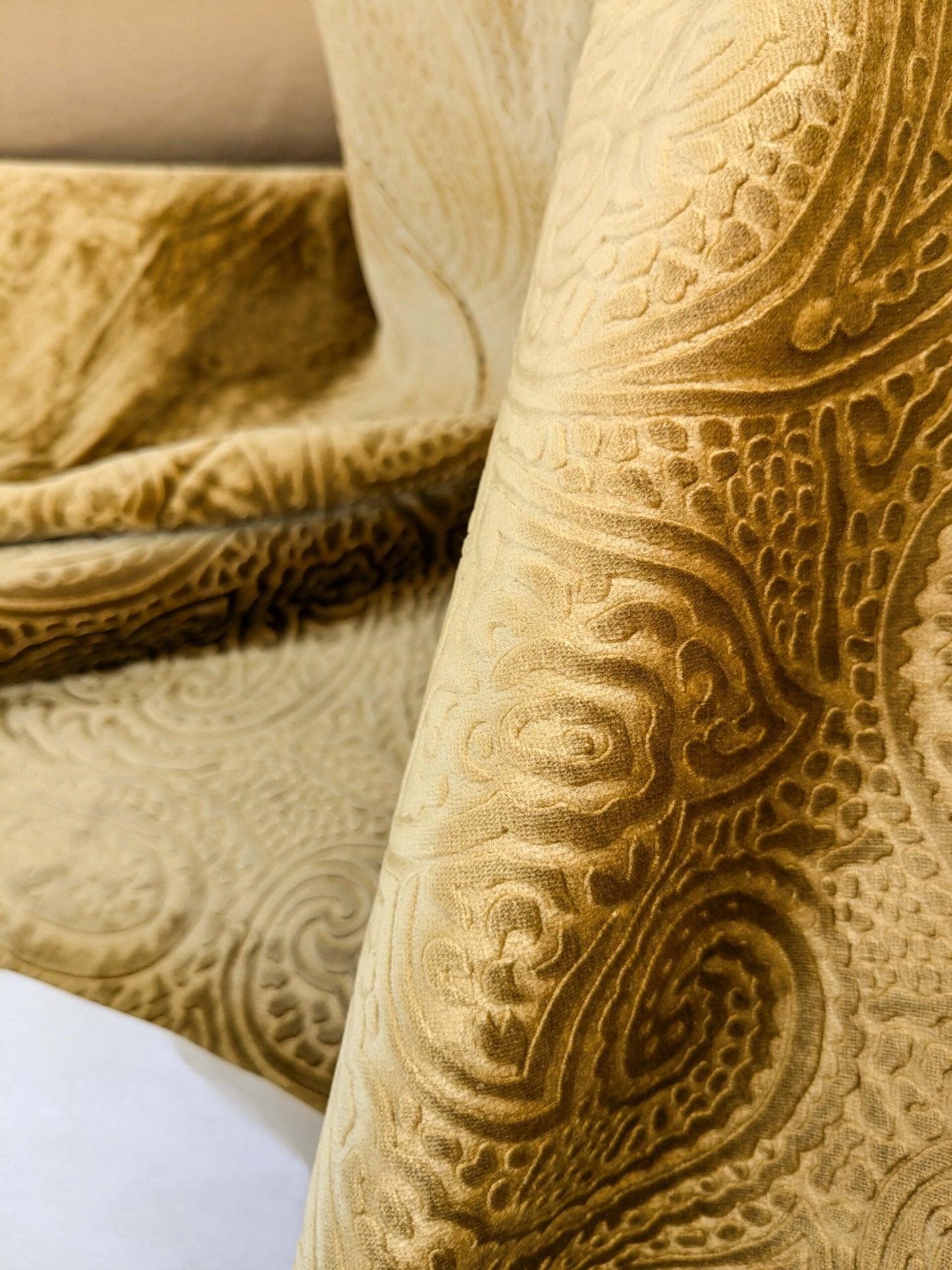 Istanbul Paisley 100% Silk Cut Velvet Antique Gold  MSRP USD 1000+/yard
