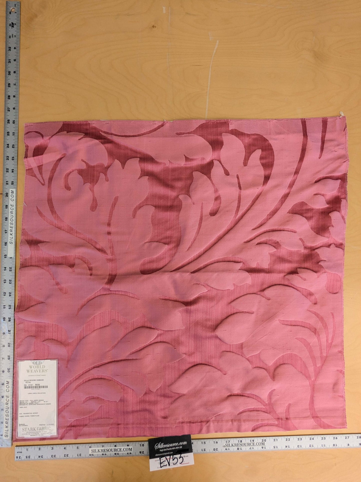 1 EV53 26"x 27" Square Scalamandre Old World Weavers Villa Regina Damask Petal Pink 100% Silk Renaissance MSRP USD500+