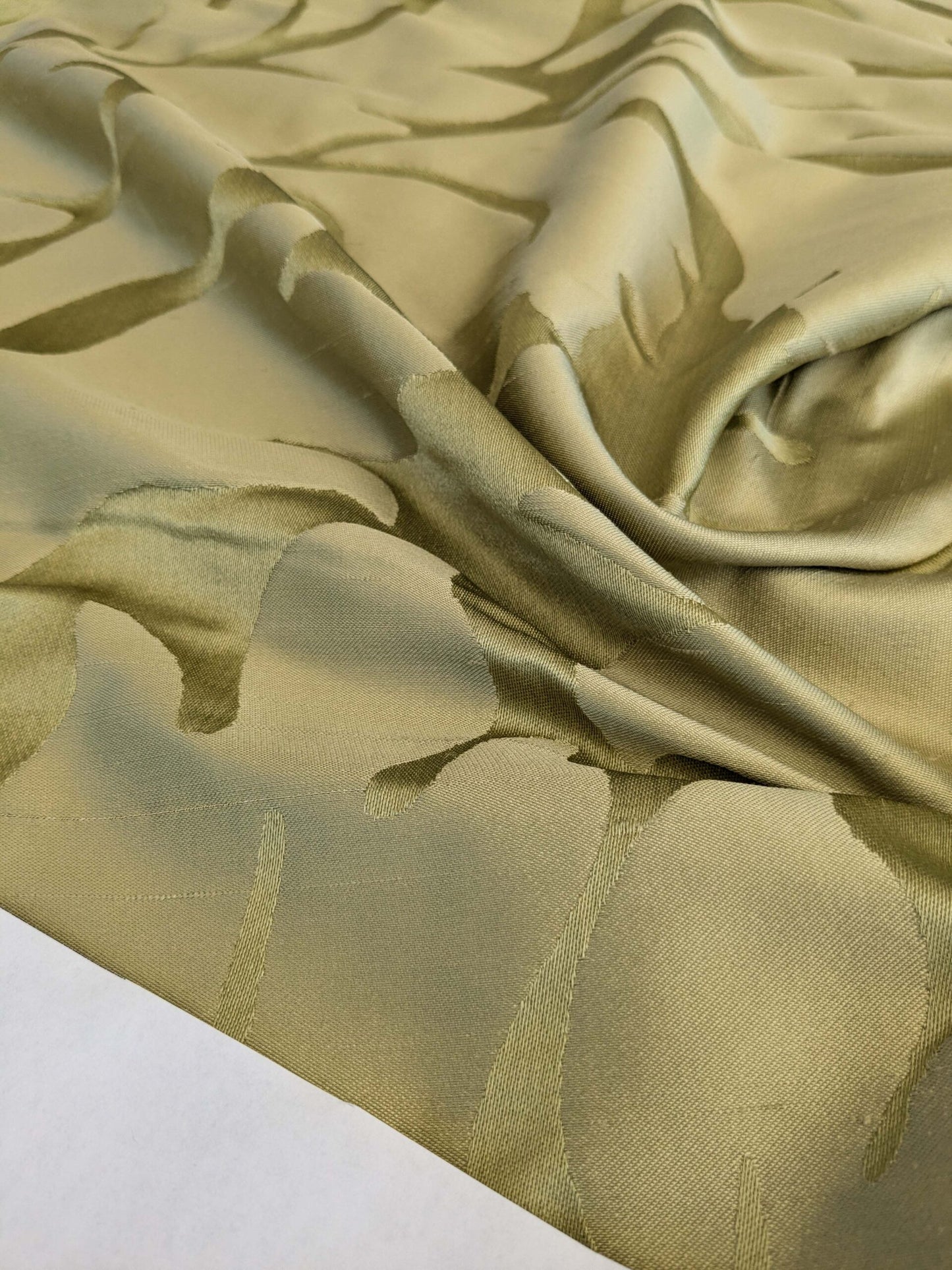 7 EV53 26"x 27" Square Scalamandre Old World Weavers Villa Regina Damask Pistachio Green 100% Silk Renaissance MSRP USD500+