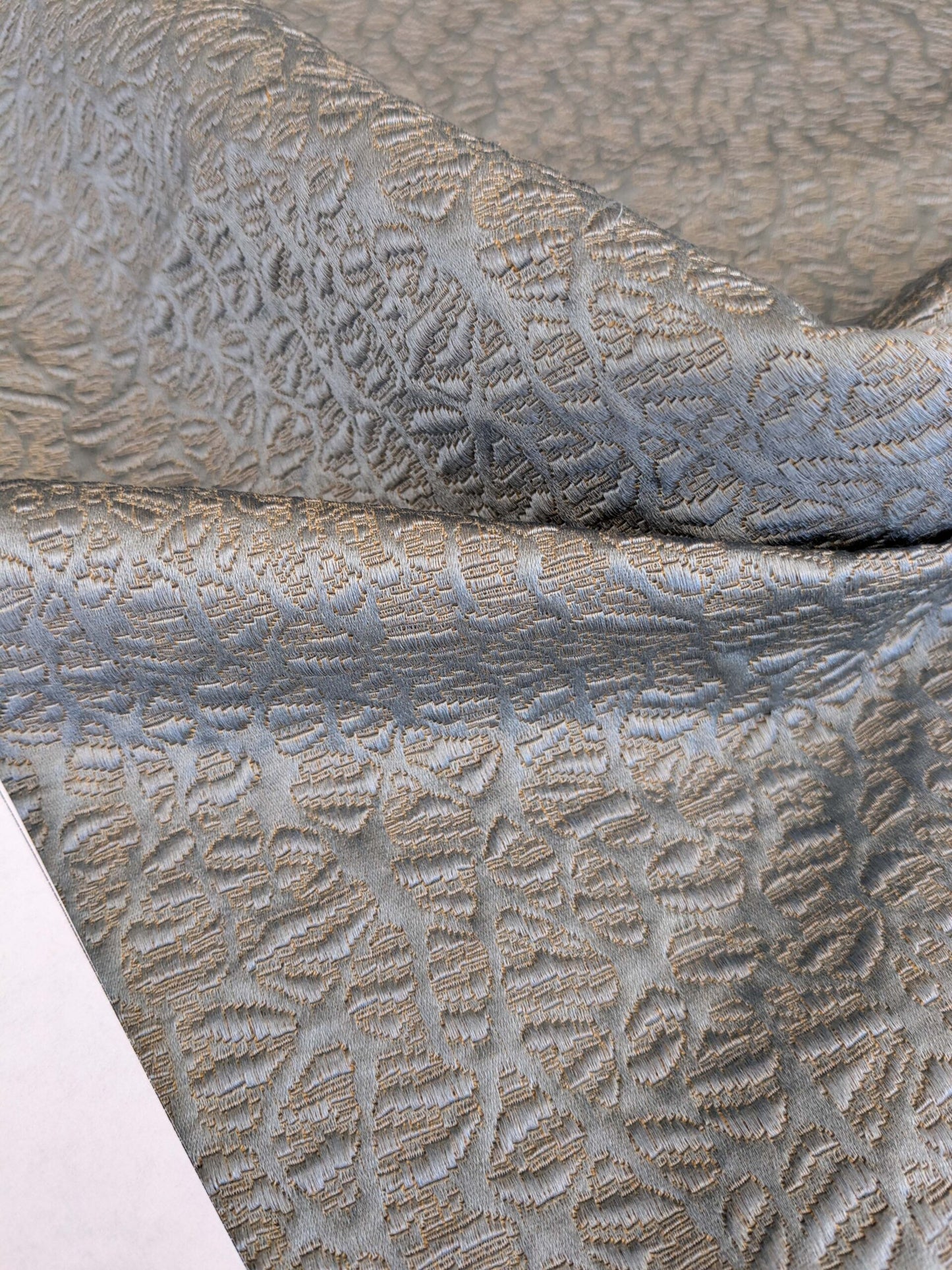 13 EV53 26"x 26" Square Scalamandre Old World Weavers Halley Sky Blue Gray Matelasse Small Scale Texture MSRP USD 1100+/y