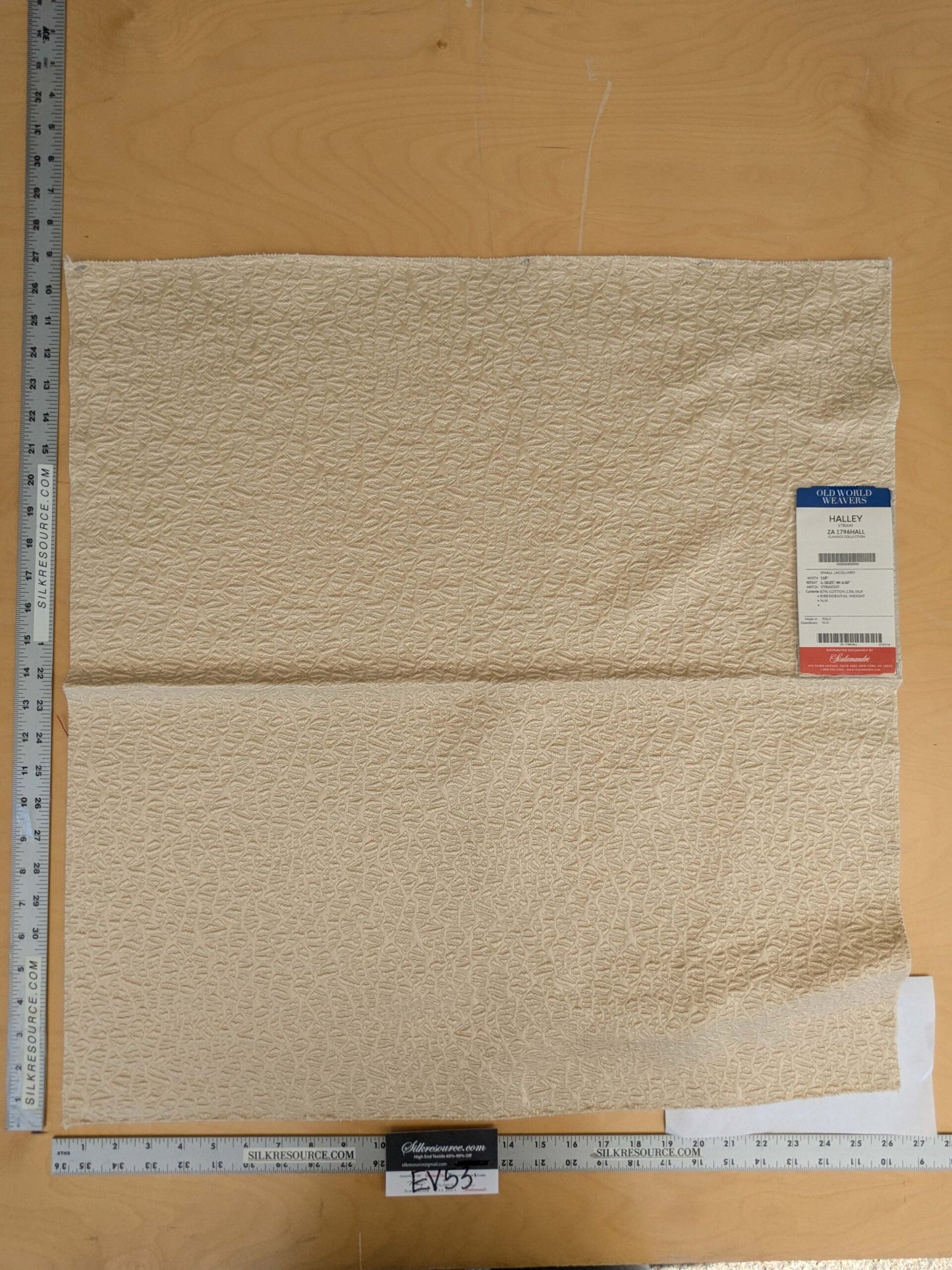 14 EV53 27"x 27" Square Scalamandre Old World Weavers Halley Straw Ivory Matelasse Small Scale Texture MSRP USD 1100+/y