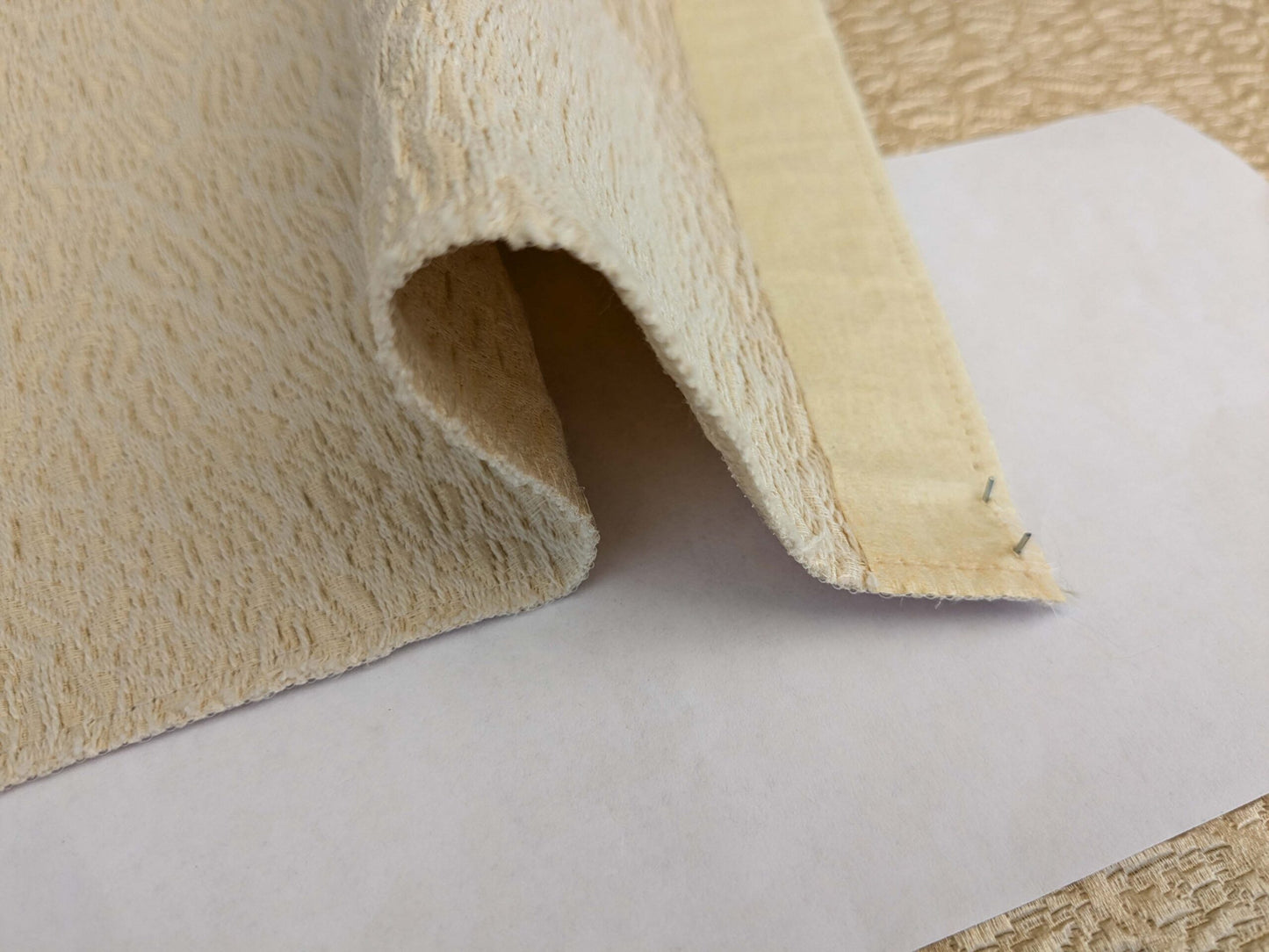 14 EV53 27"x 27" Square Scalamandre Old World Weavers Halley Straw Ivory Matelasse Small Scale Texture MSRP USD 1100+/y