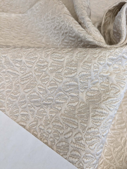 20 EV53 Square Scalamandre Old World Weavers Halley Winter White Matelasse Small Scale Texture MSRP USD 1100+/y