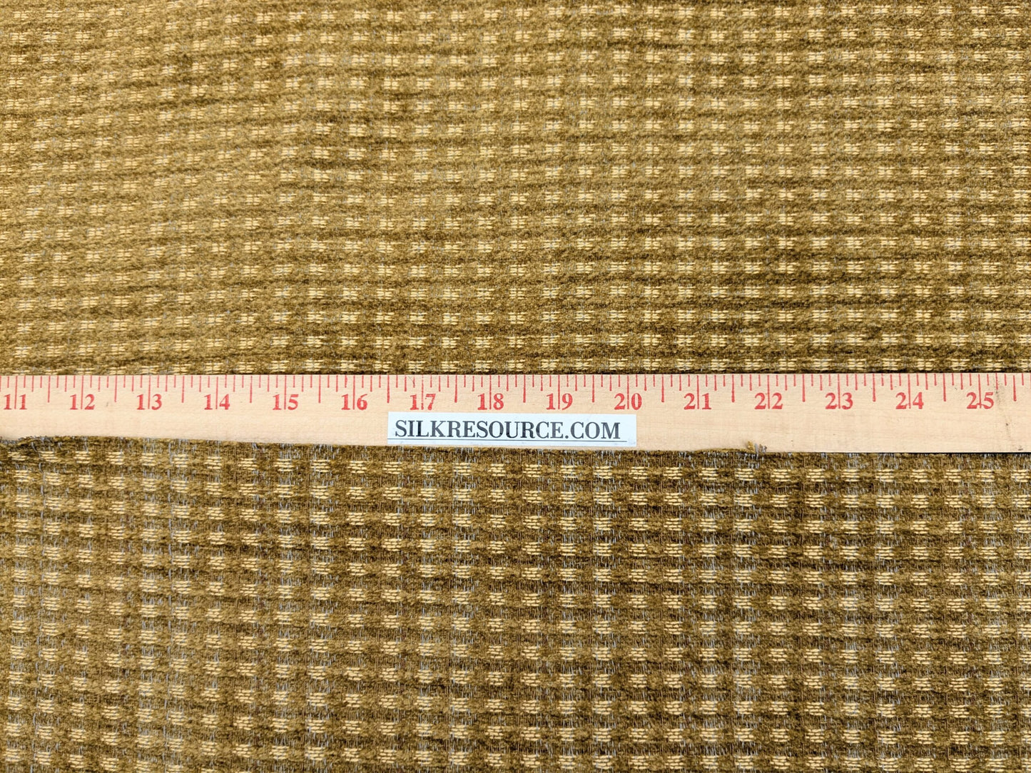 Lee Jofa Glenhurst Chenille "gilt" Gold Dotted Bty MSRP USD 276/Y