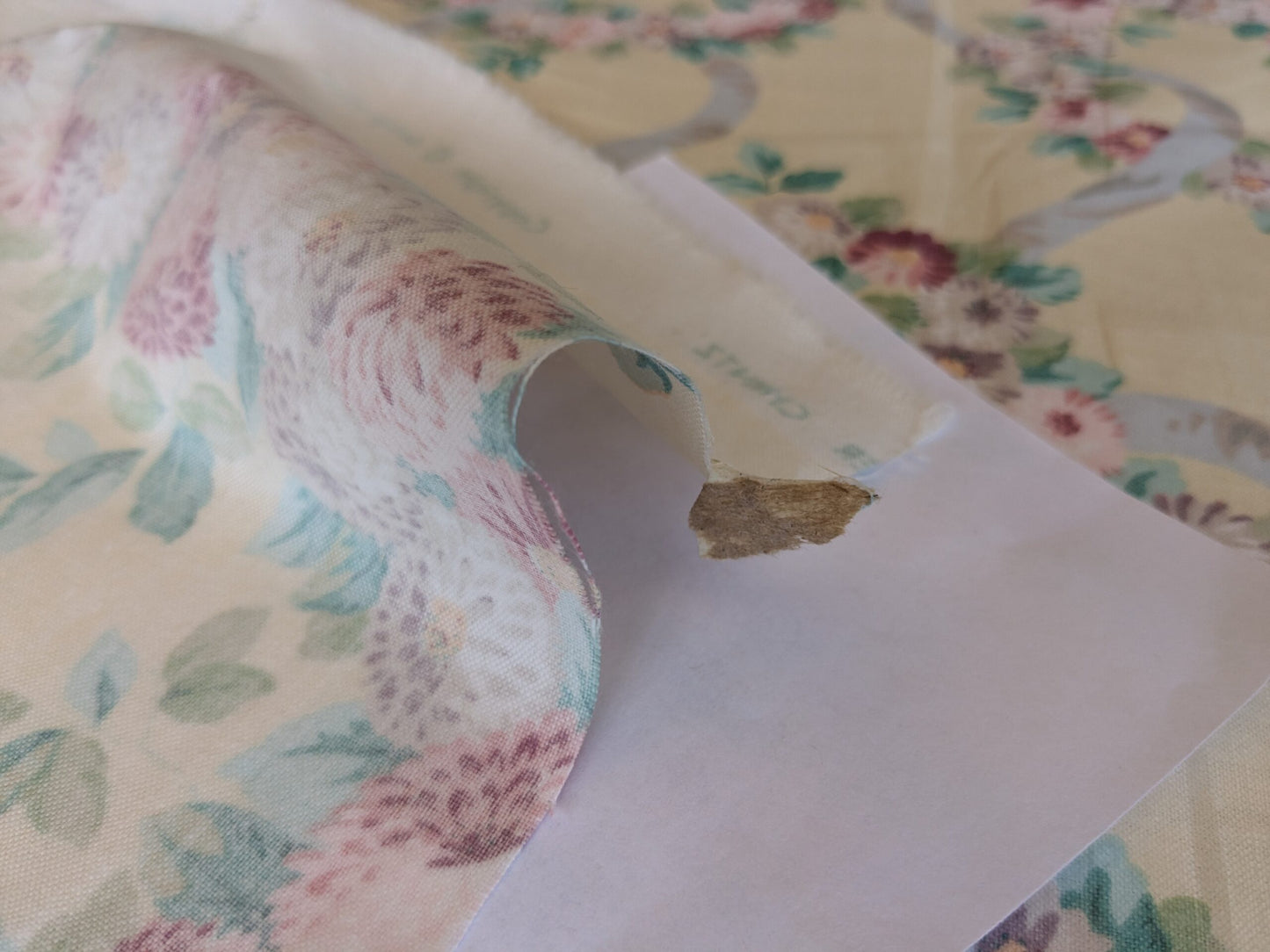 Scalamandre Old World Weavers Montpelier Chintz with Border Ecru Salmon Pink on Pale Butter Rose Garland and Ribbons Elizabeth British Chintz