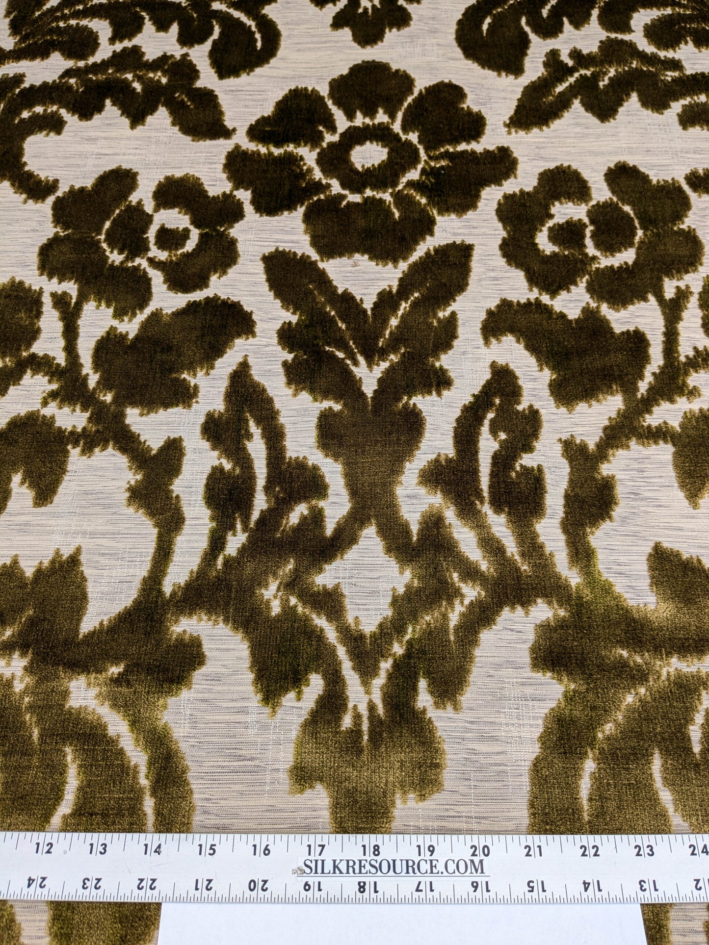 Scalamandre Varala Chartreuse Green Cut Velvet Silky Rose Garland Medallion Romantism Heavy Duty MSRP USD 280/y