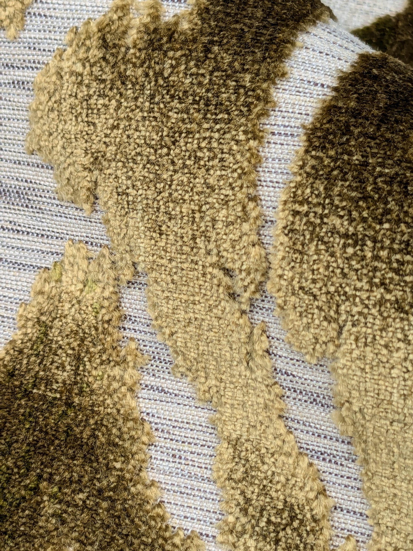 Scalamandre Varala Chartreuse Green Cut Velvet Silky Rose Garland Medallion Romantism Heavy Duty MSRP USD 280/y