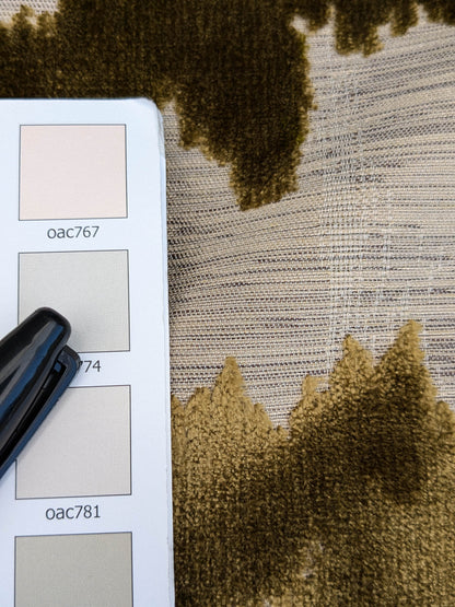 Scalamandre Varala Chartreuse Green Cut Velvet Silky Rose Garland Medallion Romantism Heavy Duty MSRP USD 280/y